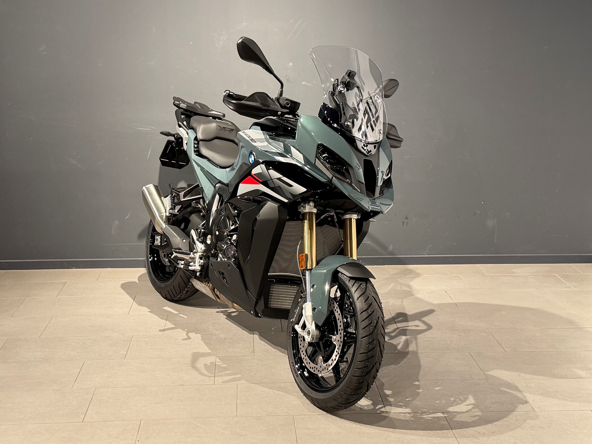 BMW S 1000 XR-showroom-element-2