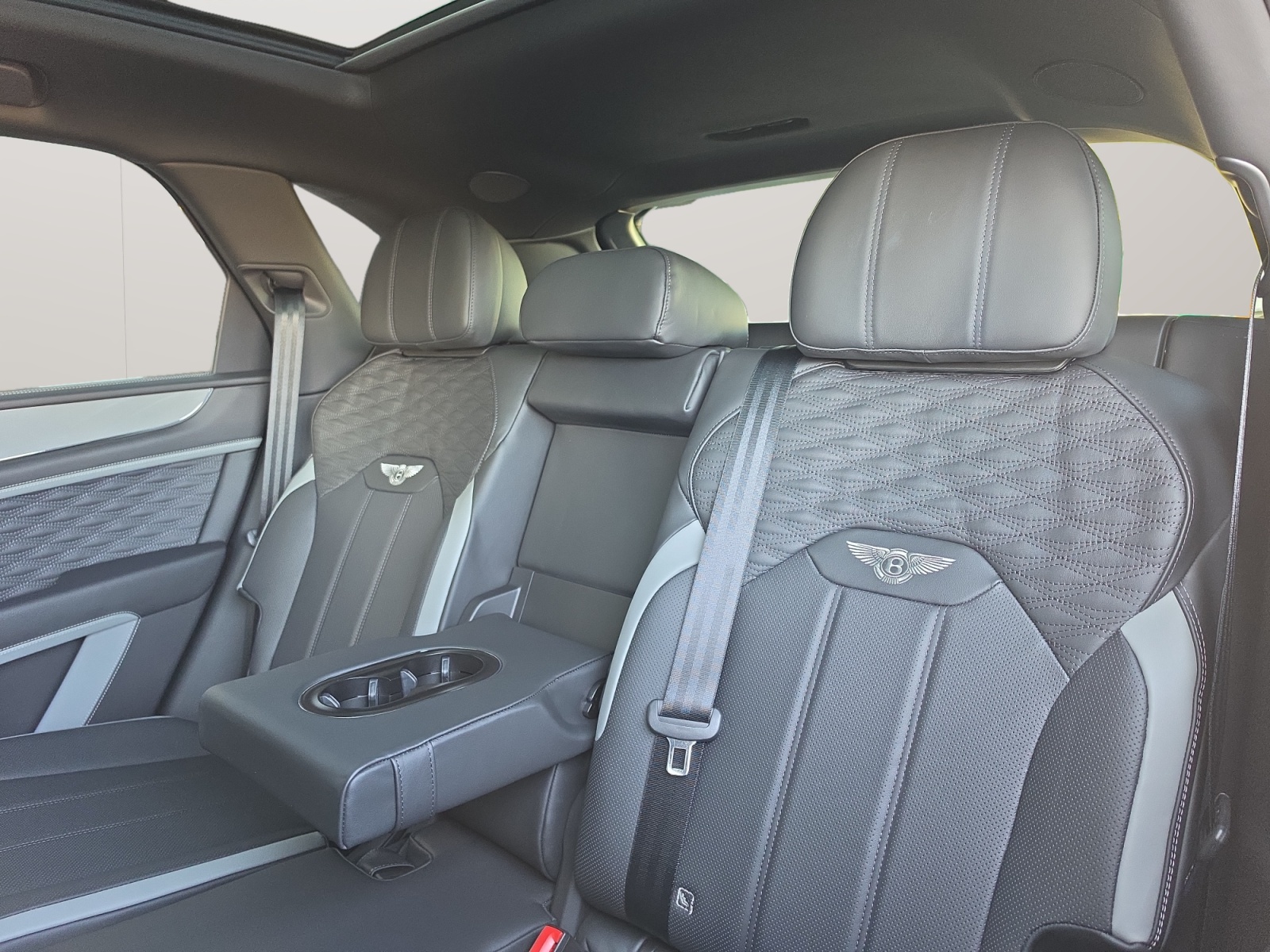 BENTLEY Bentayga Speed V8 1.9% Leasing möglich.-image-14