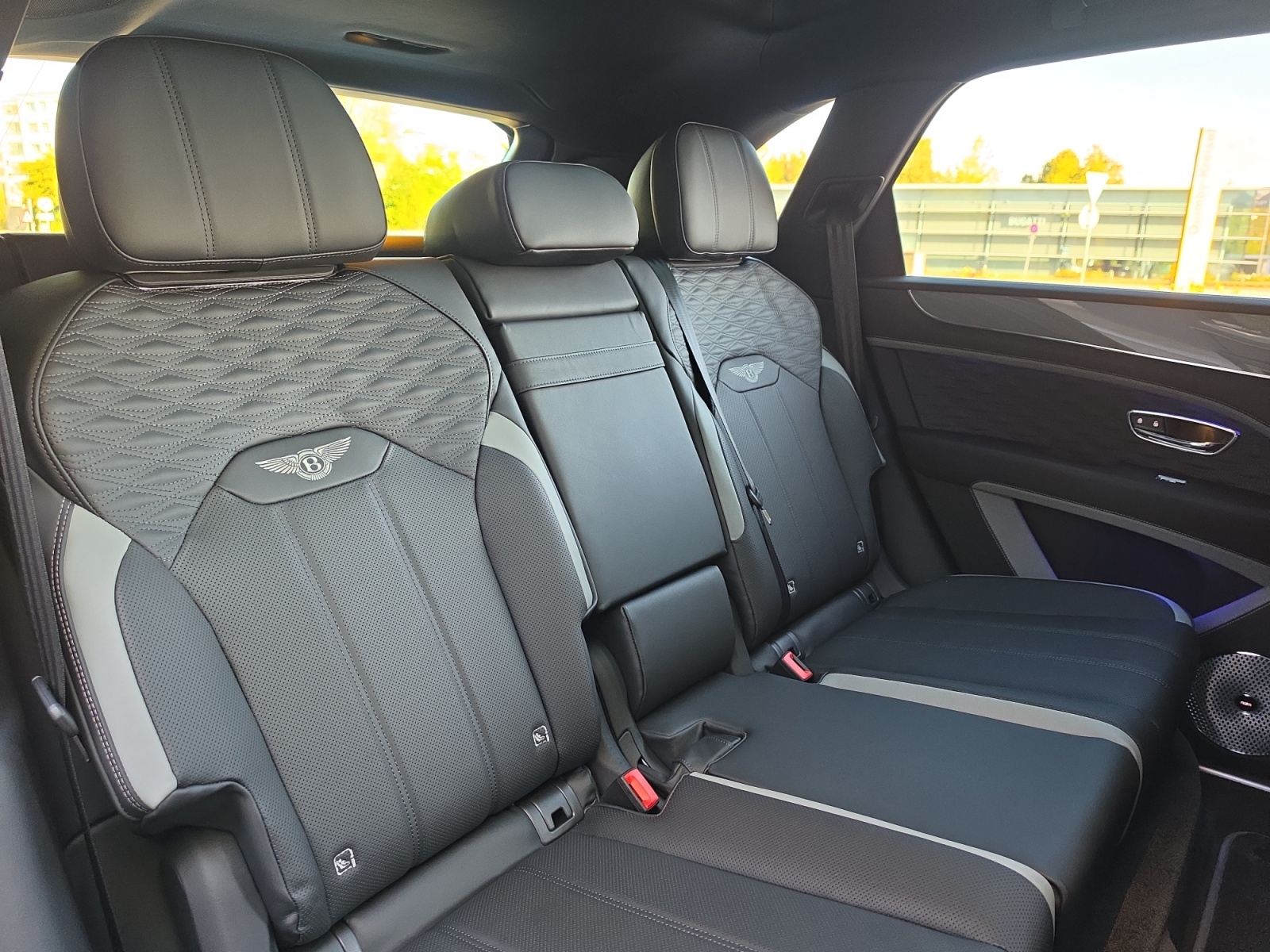 BENTLEY Bentayga Speed V8 1.9% Leasing möglich.-image-11
