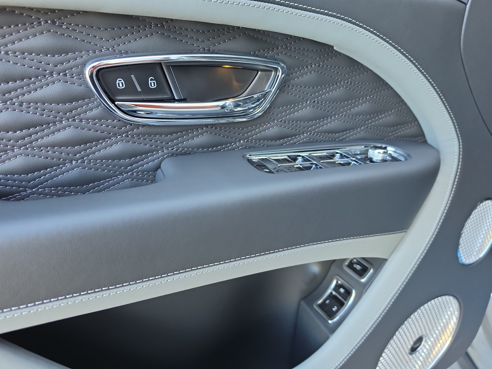 BENTLEY Bentayga Speed V8 1.9% Leasing möglich.-image-13