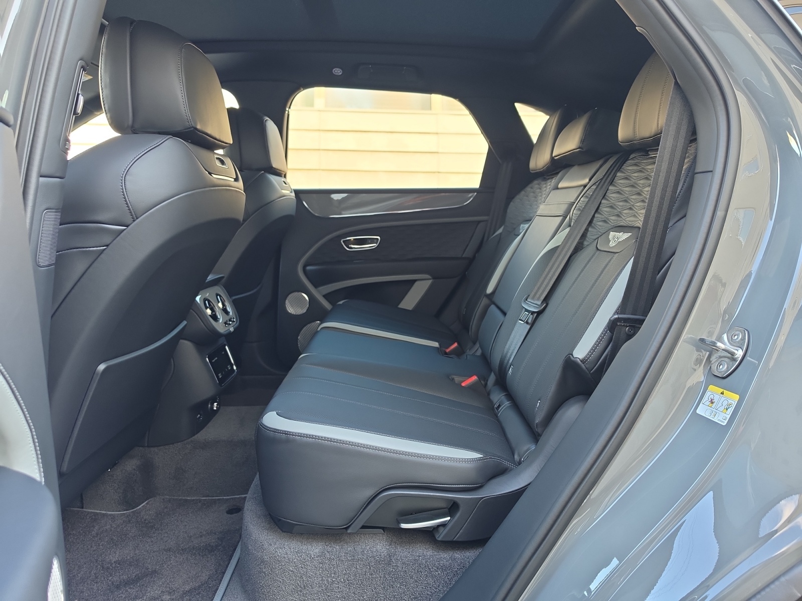 BENTLEY Bentayga Speed V8 1.9% Leasing möglich.-image-10
