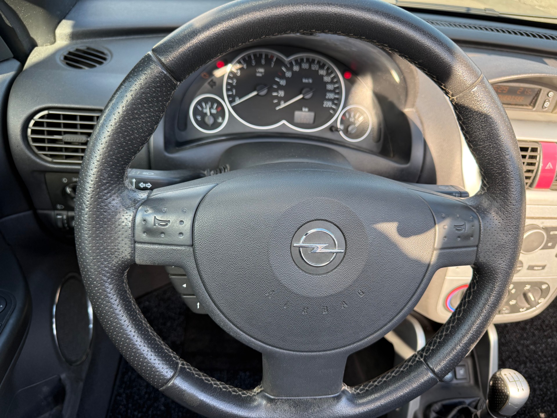 OPEL 1.4i 16V TP Titan-image-5