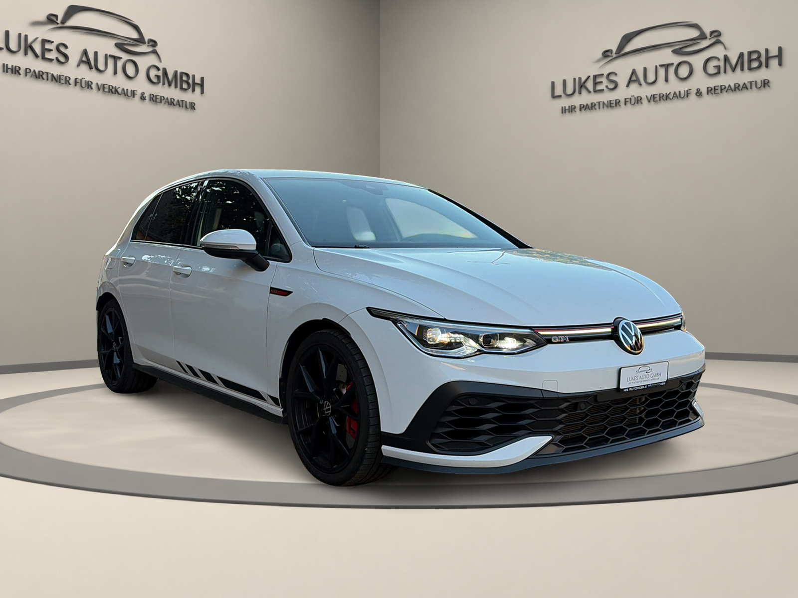 VW Golf 2.0 TSI GTI Clubsport DSG-image-2