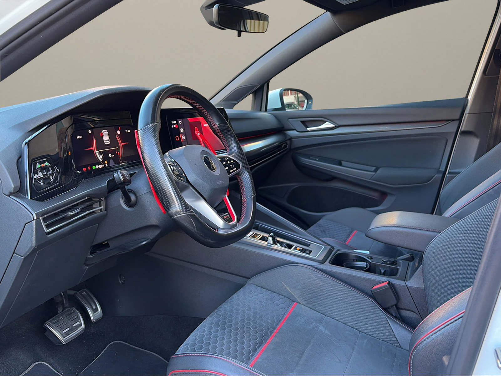 VW Golf 2.0 TSI GTI Clubsport DSG-image-11