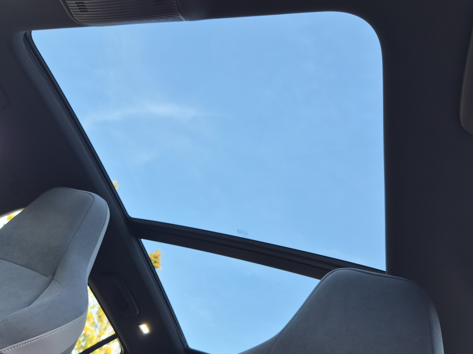 VW Golf Variant 1.5 eTSI mHEV R-Line-image-13