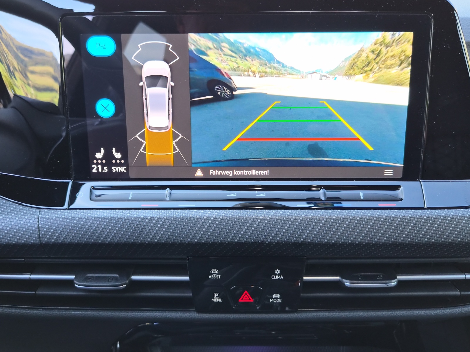 VW Golf Variant 1.5 eTSI mHEV R-Line-image-10