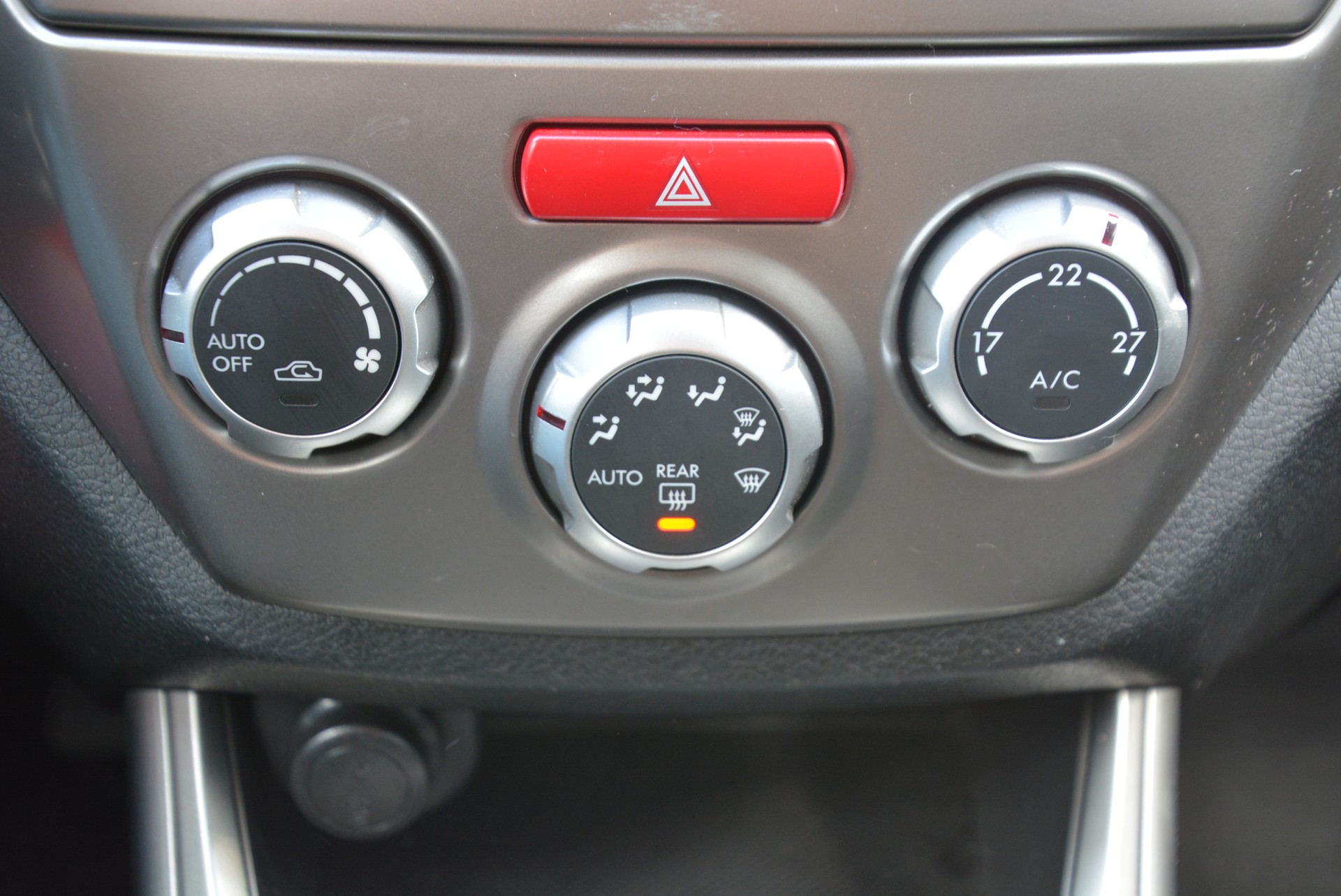 SUBARU Impreza 1.5R Swiss Automatic-image-11