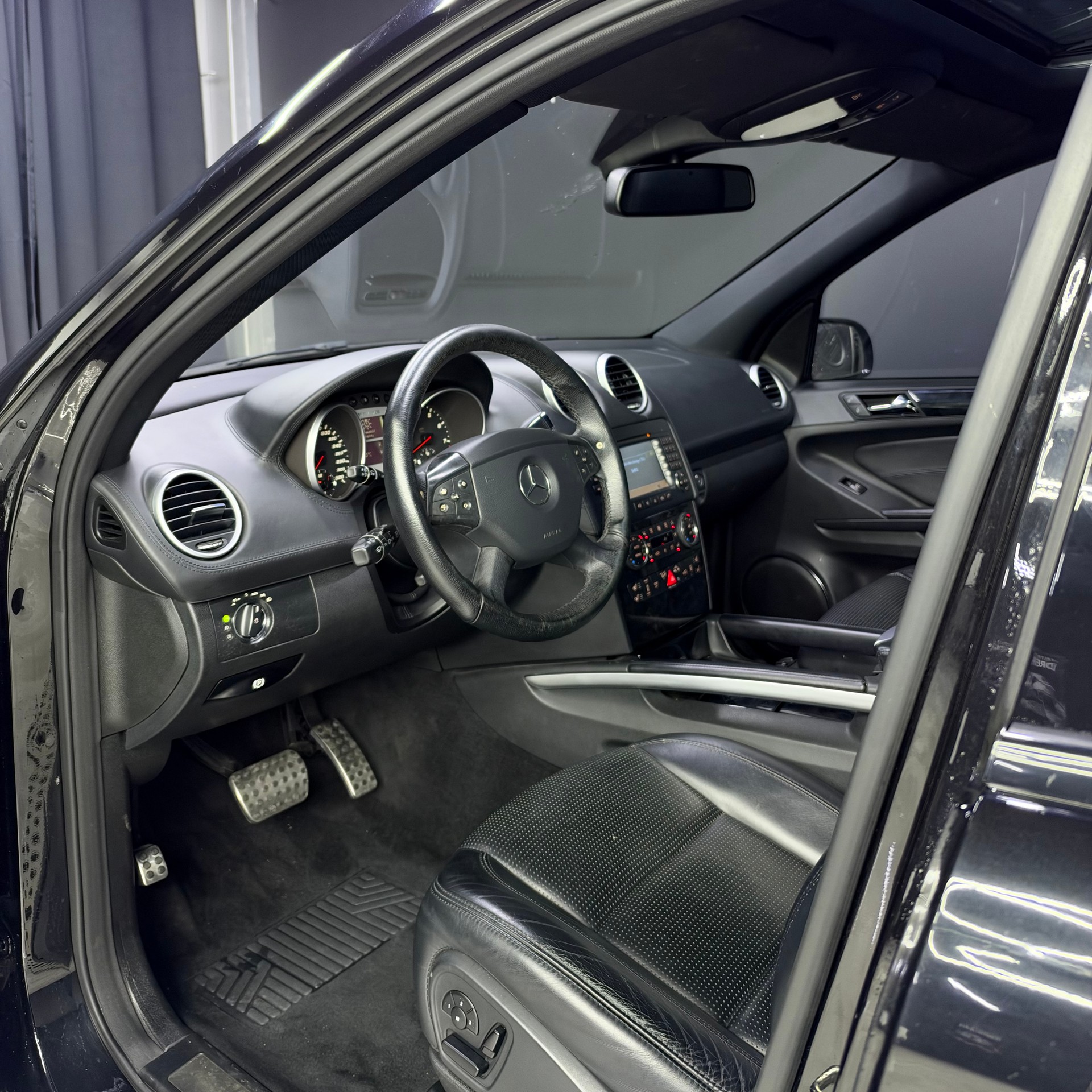 MERCEDES-BENZ ML 63 AMG 4Matic 7G-Tronic-image-7