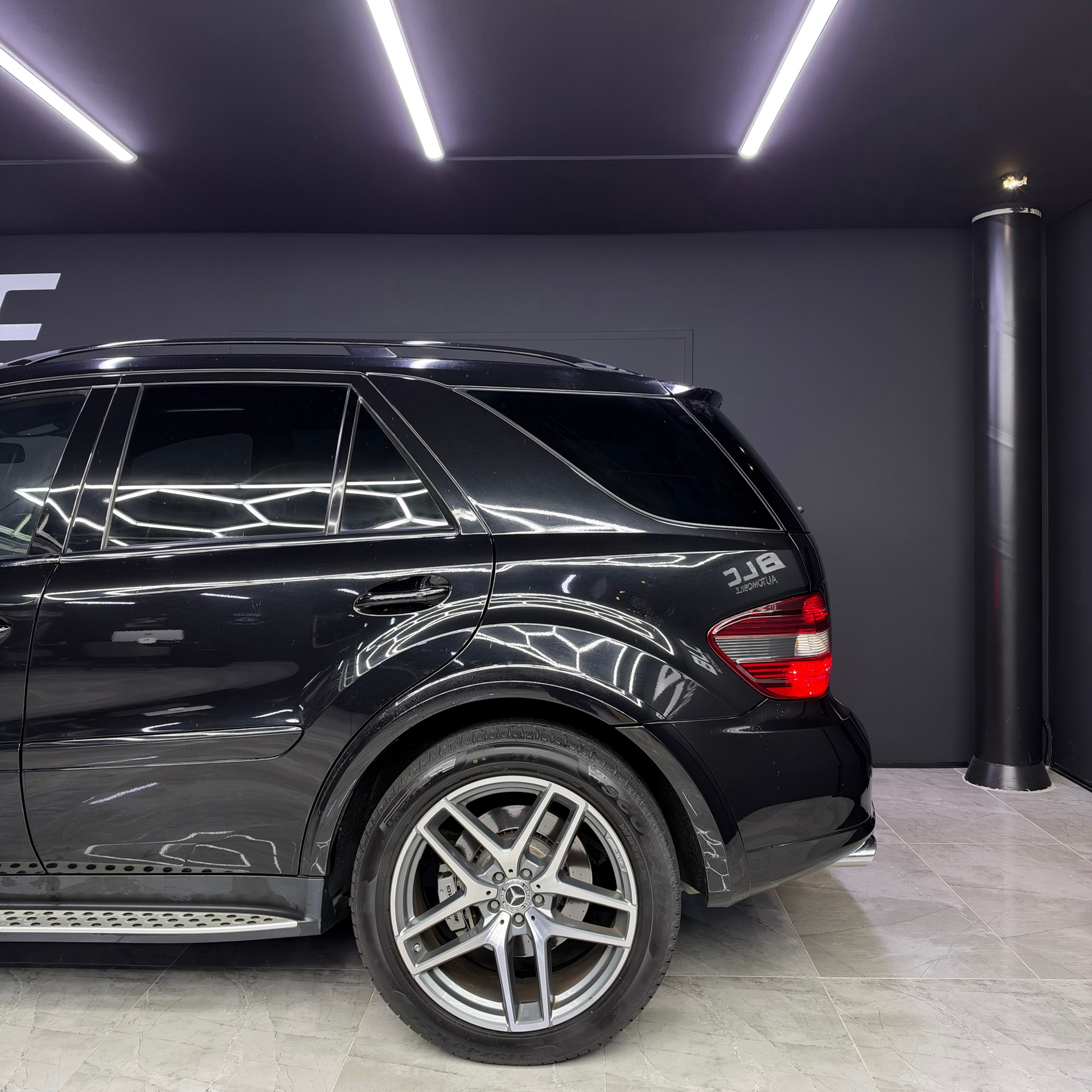 MERCEDES-BENZ ML 63 AMG 4Matic 7G-Tronic-image-6