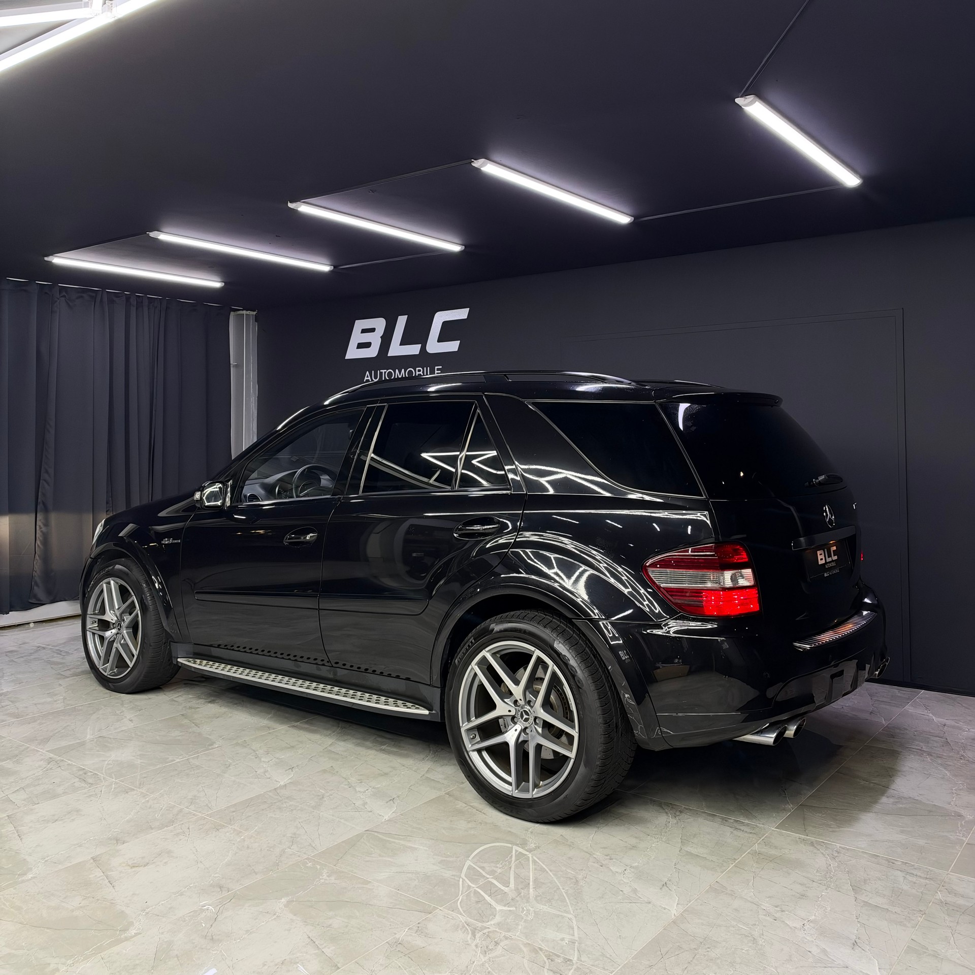 MERCEDES-BENZ ML 63 AMG 4Matic 7G-Tronic-image-4