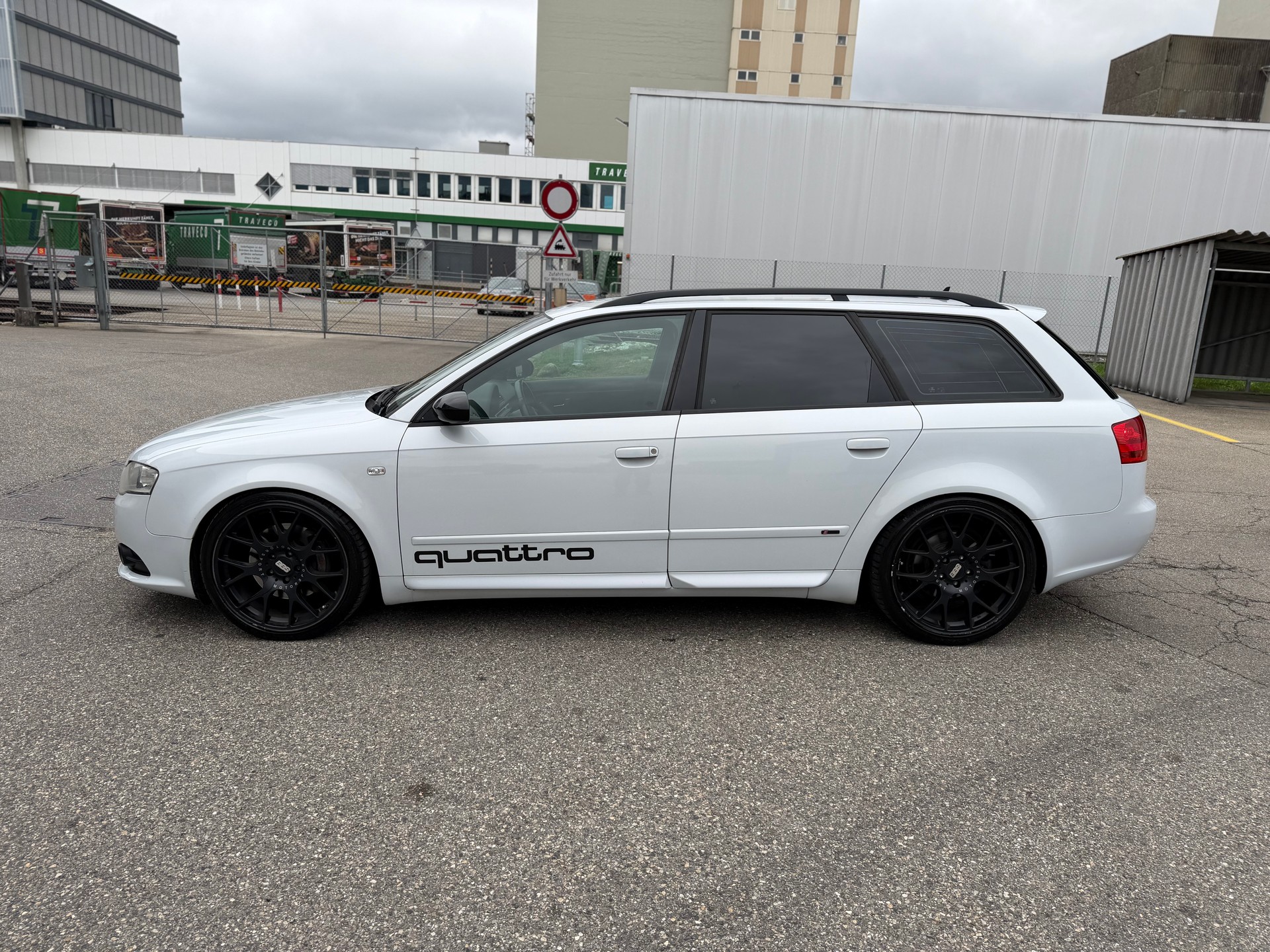 AUDI A4 Avant 2.0 Turbo FSI quattro-image-5