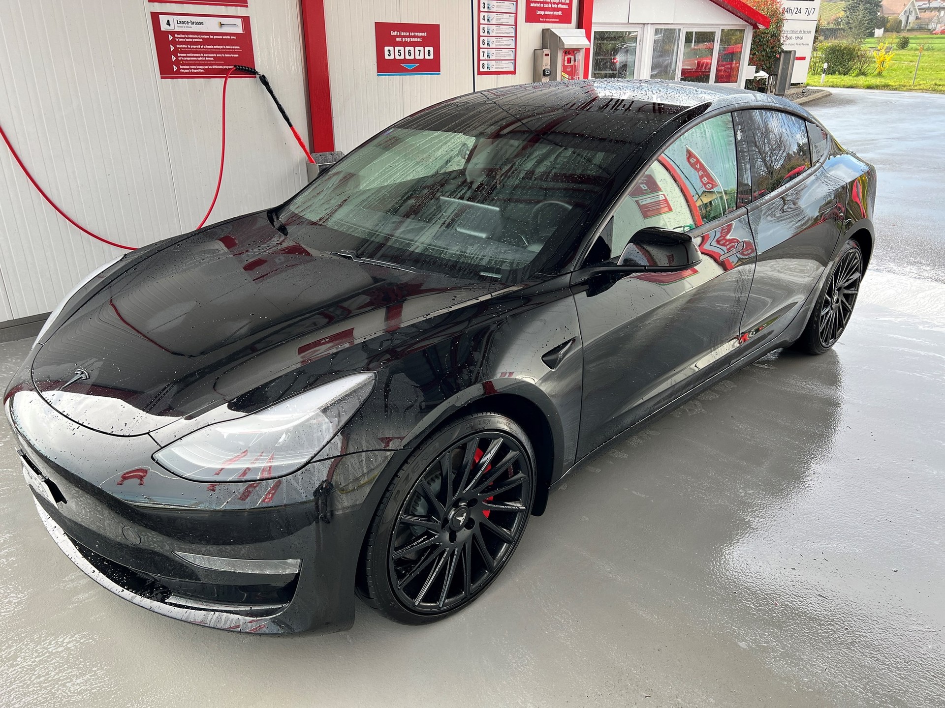 TESLA Model 3 Performance Dual Motor AWD-image-8