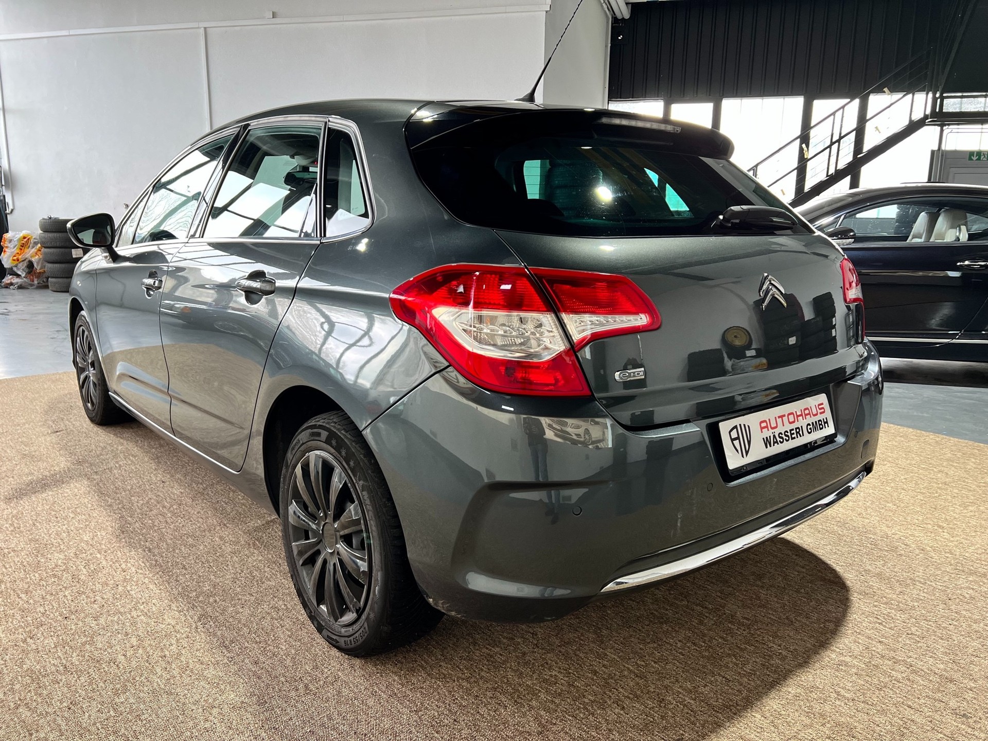 CITROEN C4 1.6 e-HDi Séduction-image-5