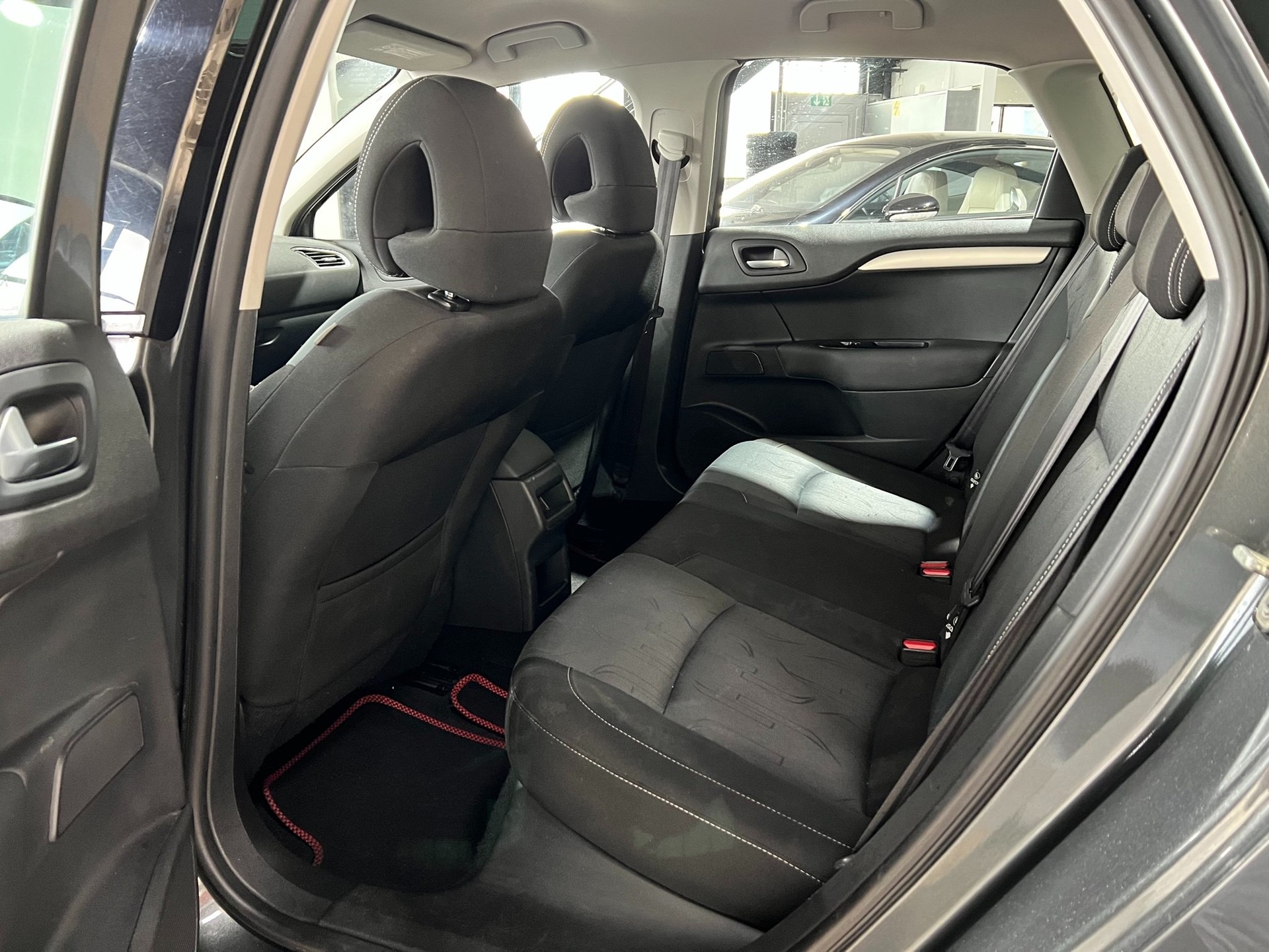 CITROEN C4 1.6 e-HDi Séduction-image-13