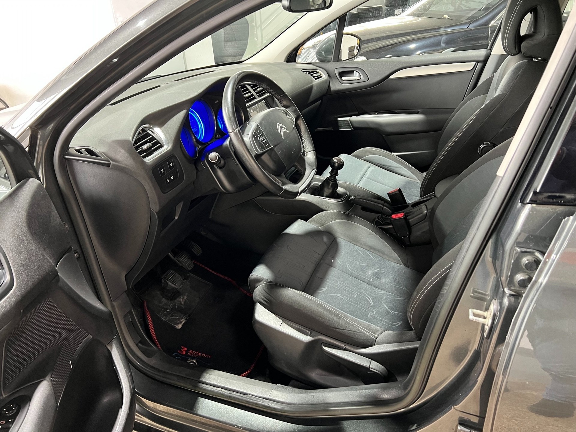 CITROEN C4 1.6 e-HDi Séduction-image-10