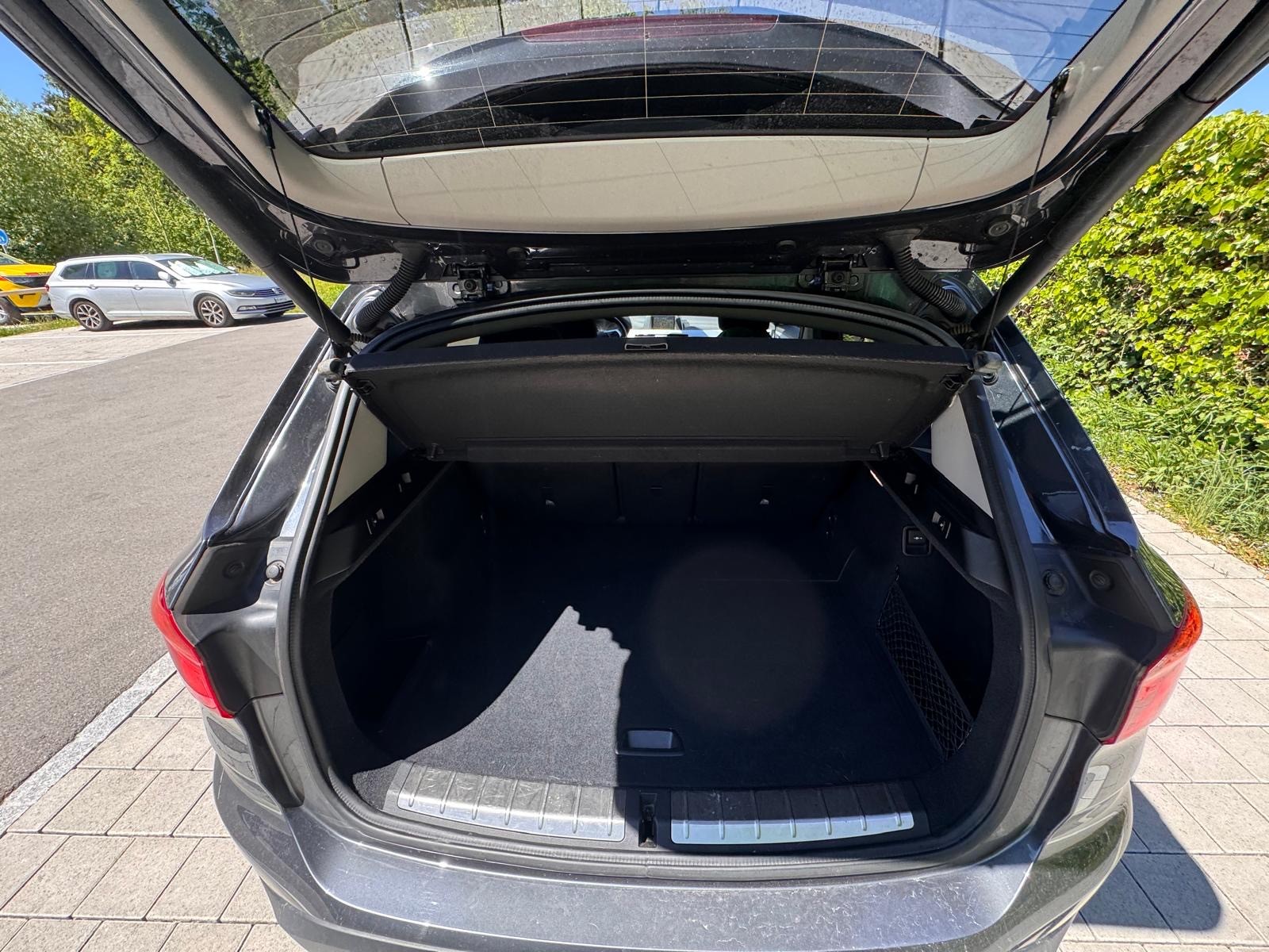 BMW BMW X1 xDrive18d Sport Line 4x4 Steptronic Lane Assist | Kamera | Xenon | AHK | Top Zustand-image-3