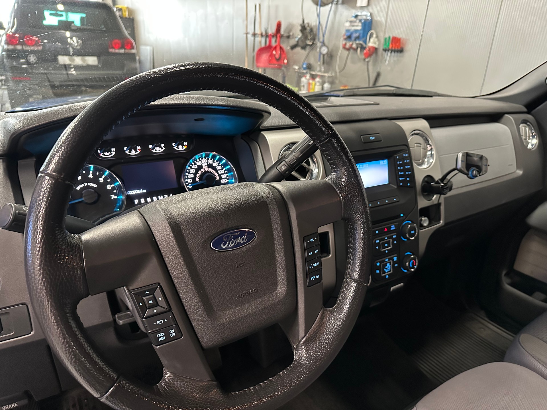 FORD F-150-image-9