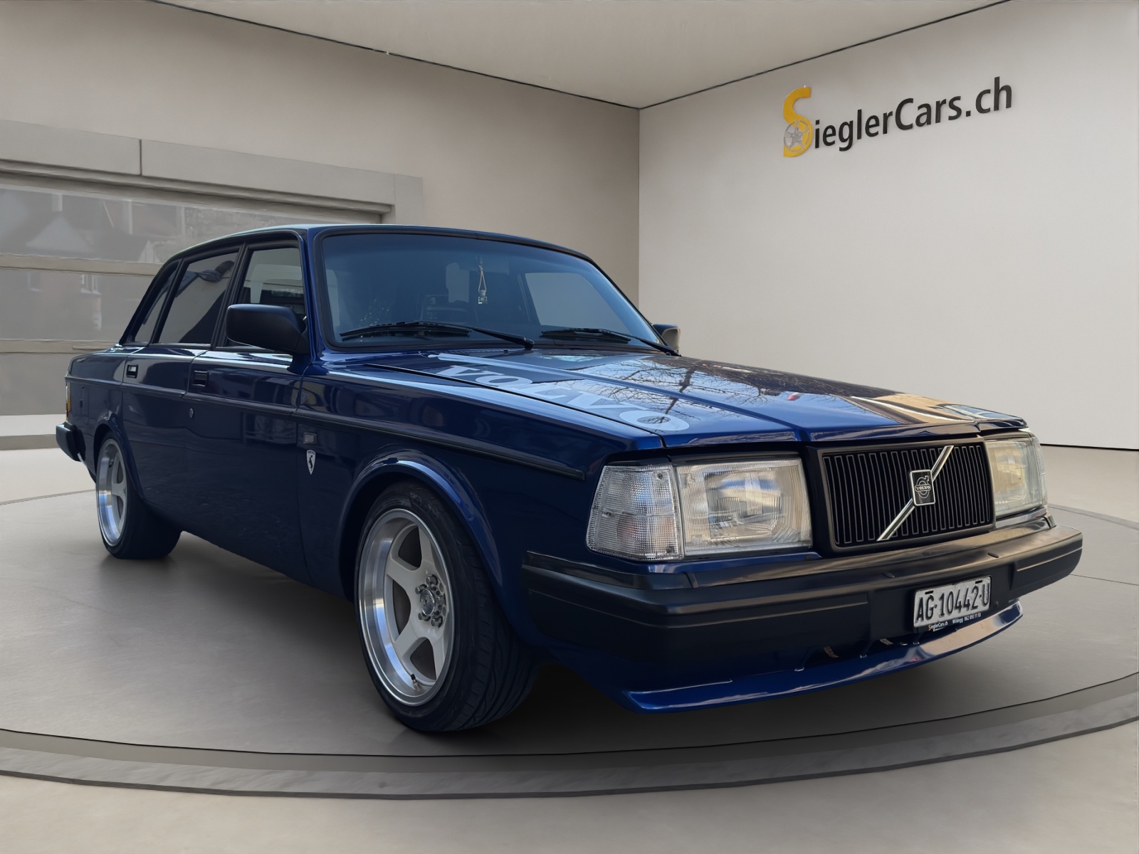 VOLVO 240 2.3-image-1