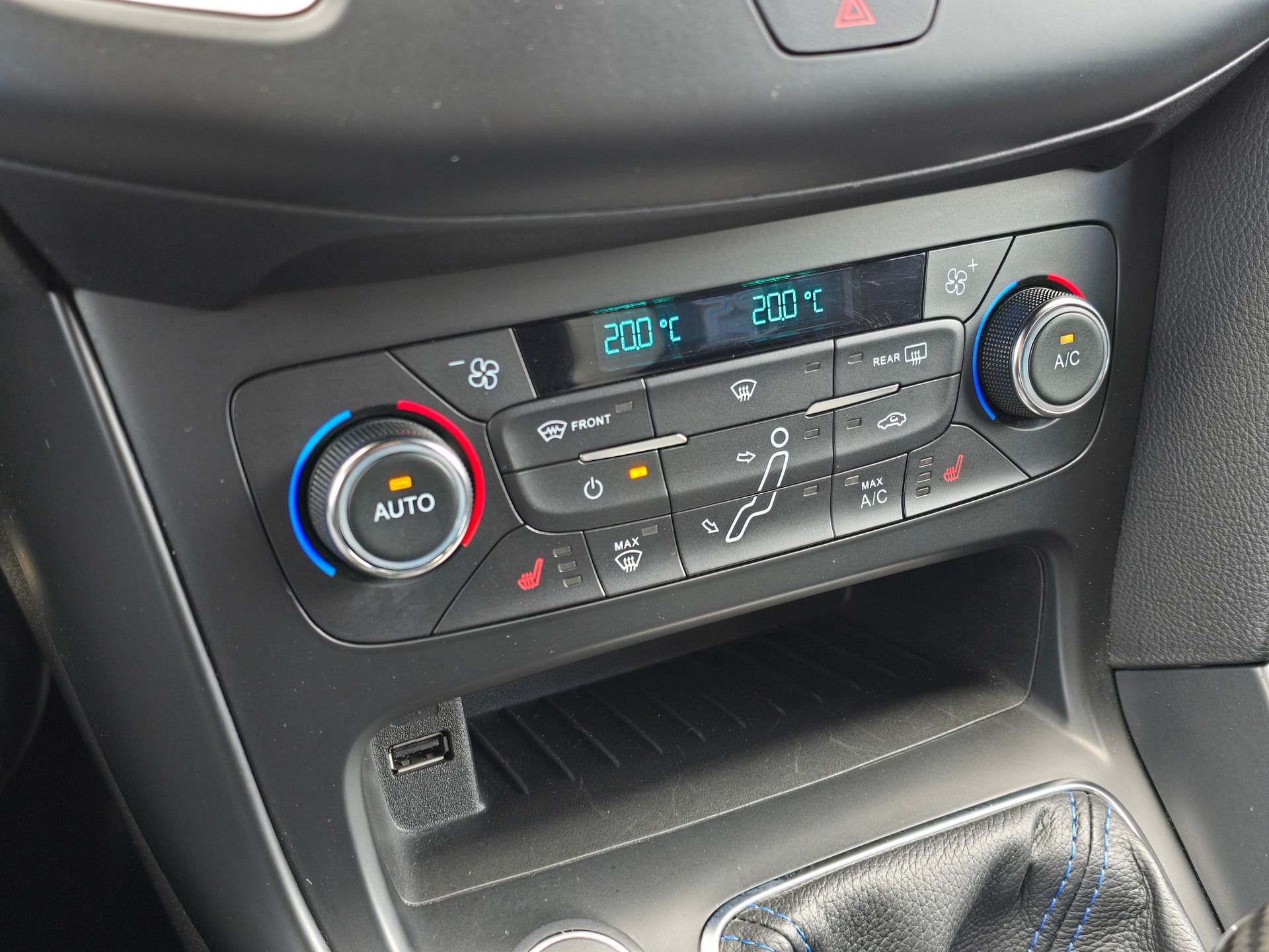 FORD Focus 2.3 EcoBoost RS AWD-image-26