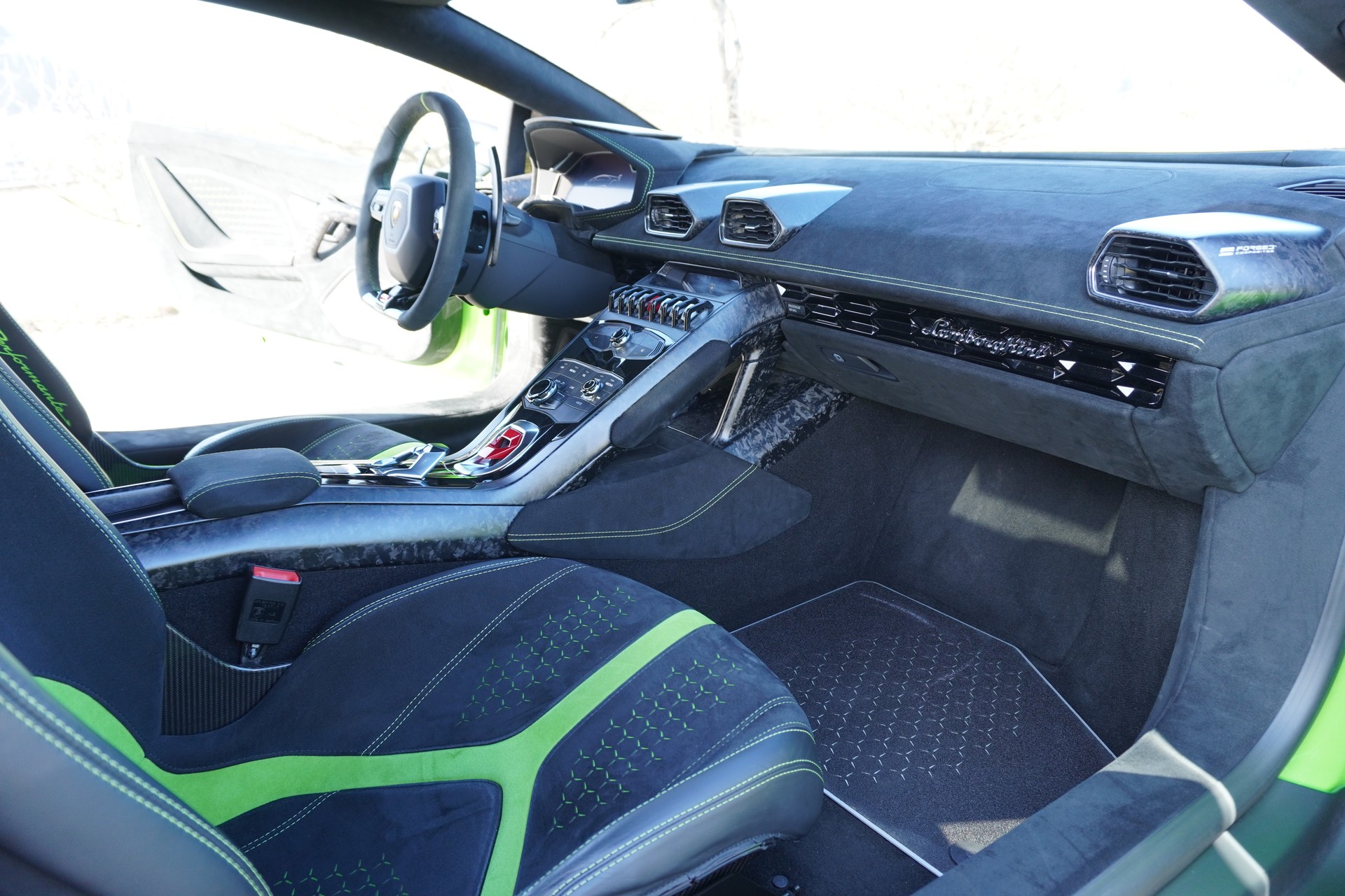 LAMBORGHINI Huracan LP640-4 Coupé Performante DCT-image-11