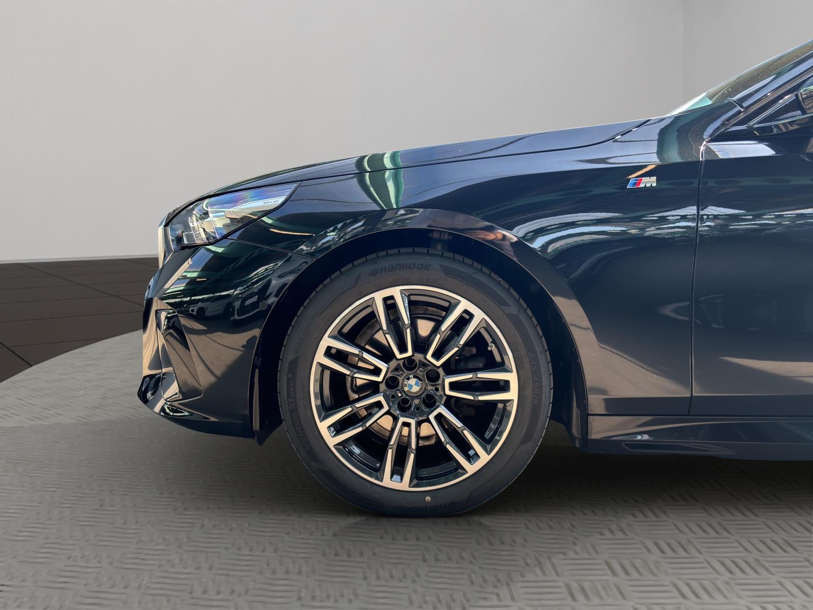 BMW 520d xDrive Touring-image-17