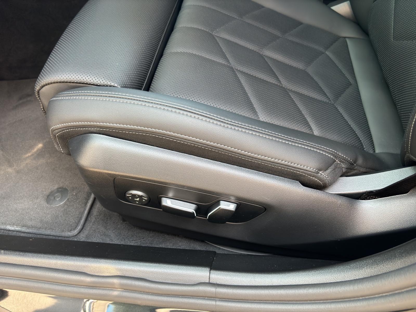 BMW 520d xDrive Touring-image-15
