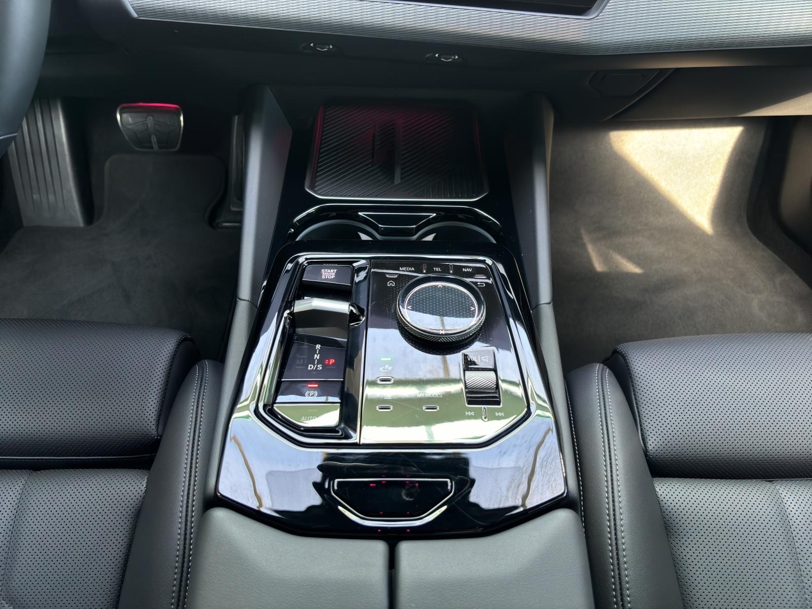 BMW 520d xDrive Touring-image-7