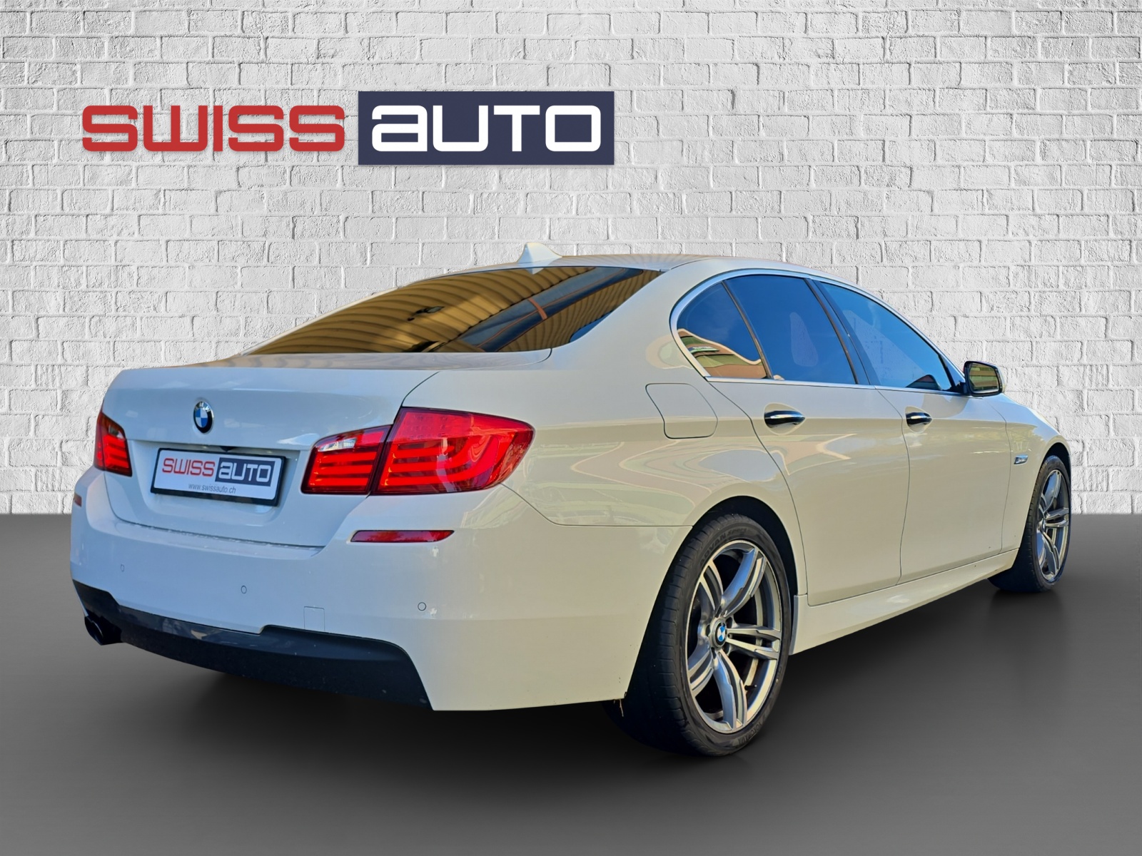 BMW 528i xDrive Steptronic-image-4