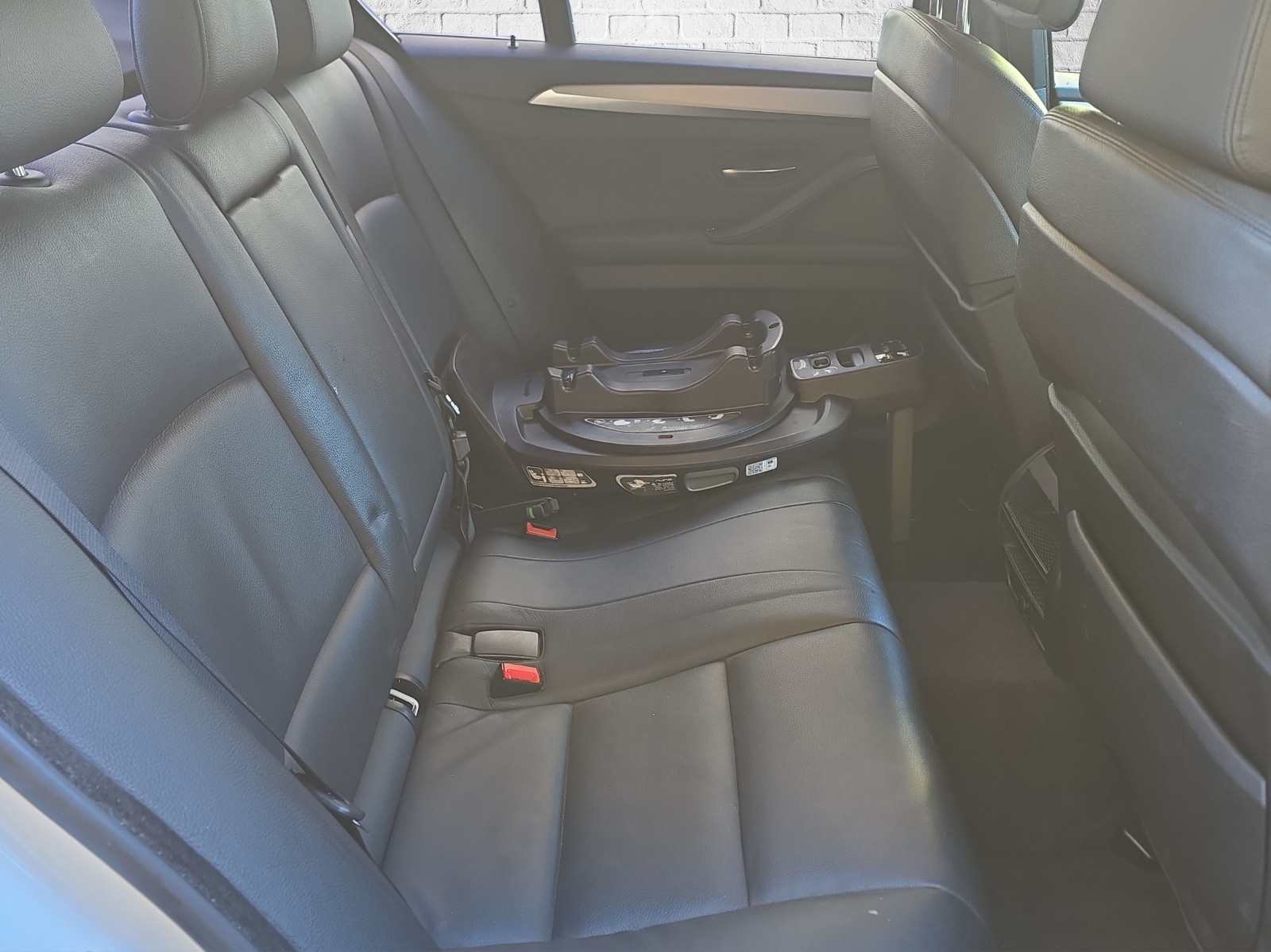 BMW 528i xDrive Steptronic-image-16