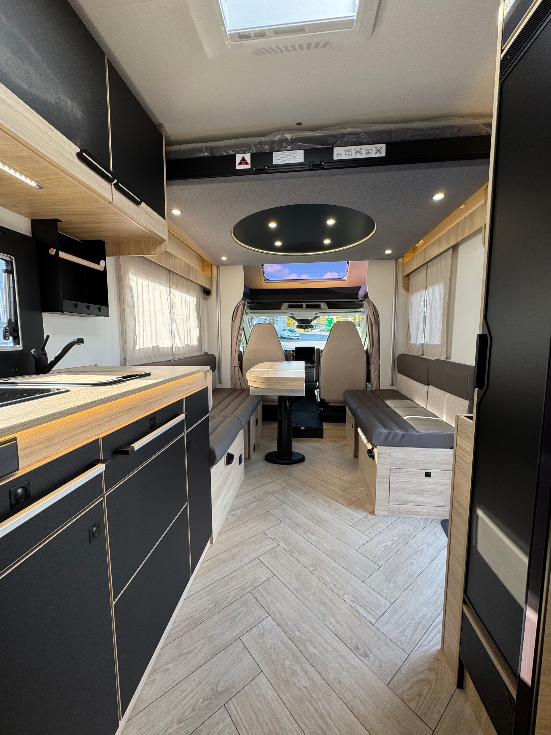 CHALLENGER 260 Graphite Edition-image-17