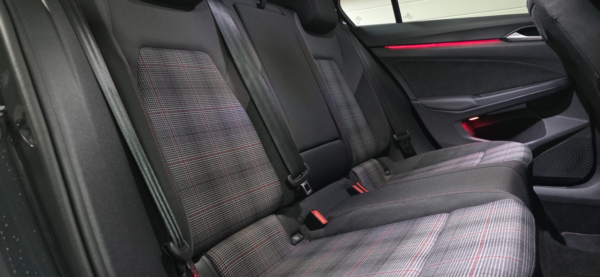 VW Golf 2.0 TSI GTI DSG *266 PS*-image-24
