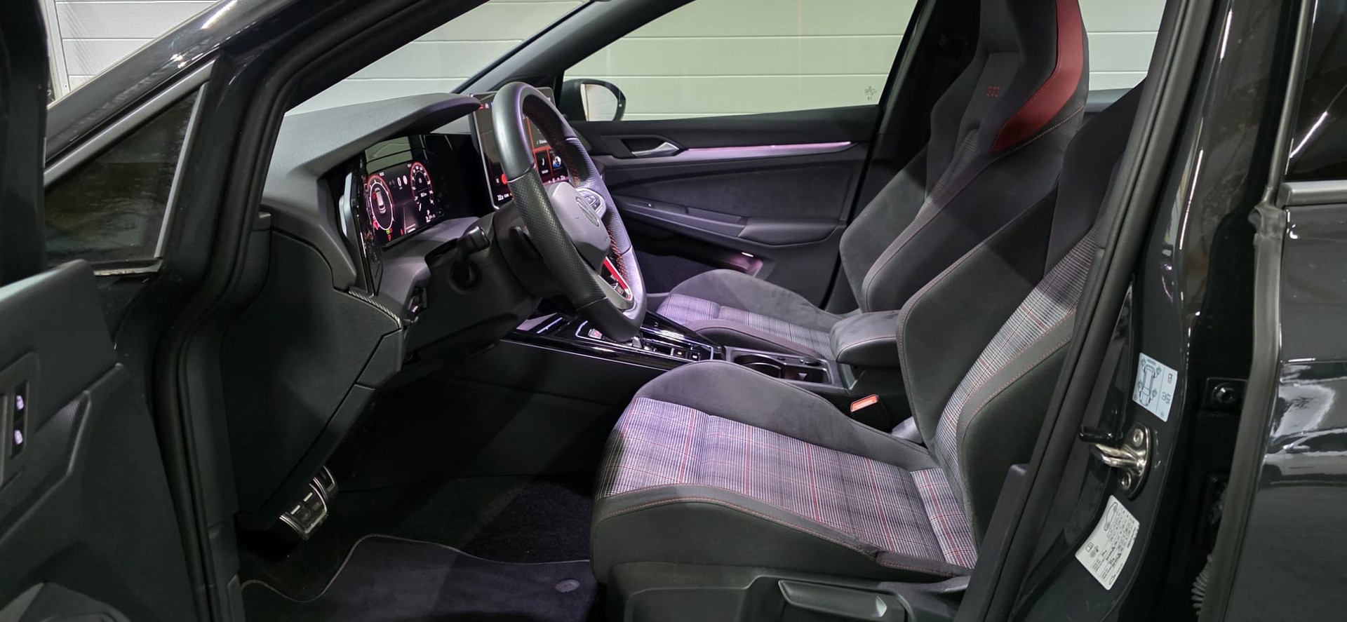 VW Golf 2.0 TSI GTI DSG *266 PS*-image-9