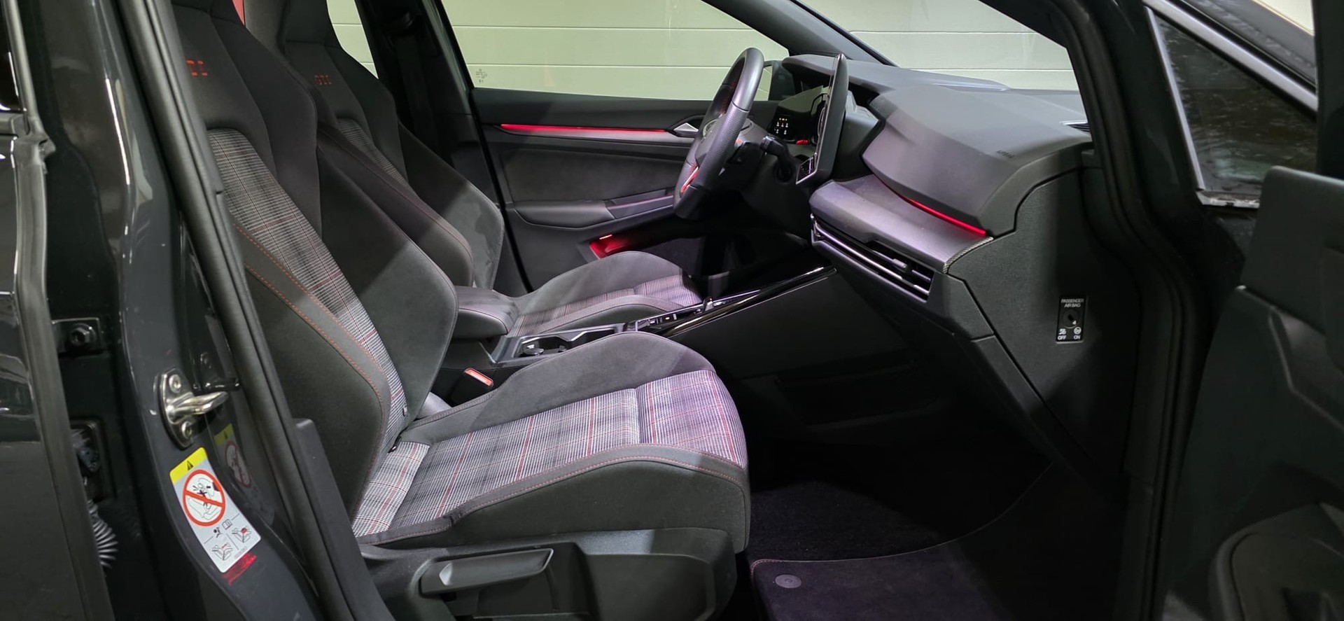 VW Golf 2.0 TSI GTI DSG *266 PS*-image-11