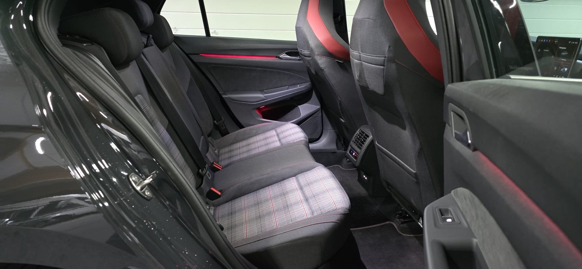 VW Golf 2.0 TSI GTI DSG *266 PS*-image-23