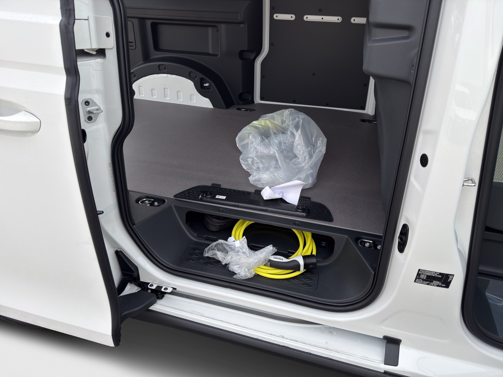 VW ID. Buzz Cargo Pro-image-15