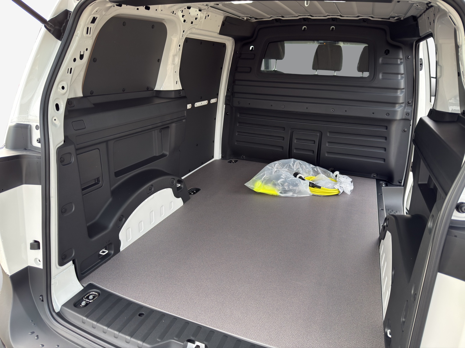 VW ID. Buzz Cargo Pro-image-13