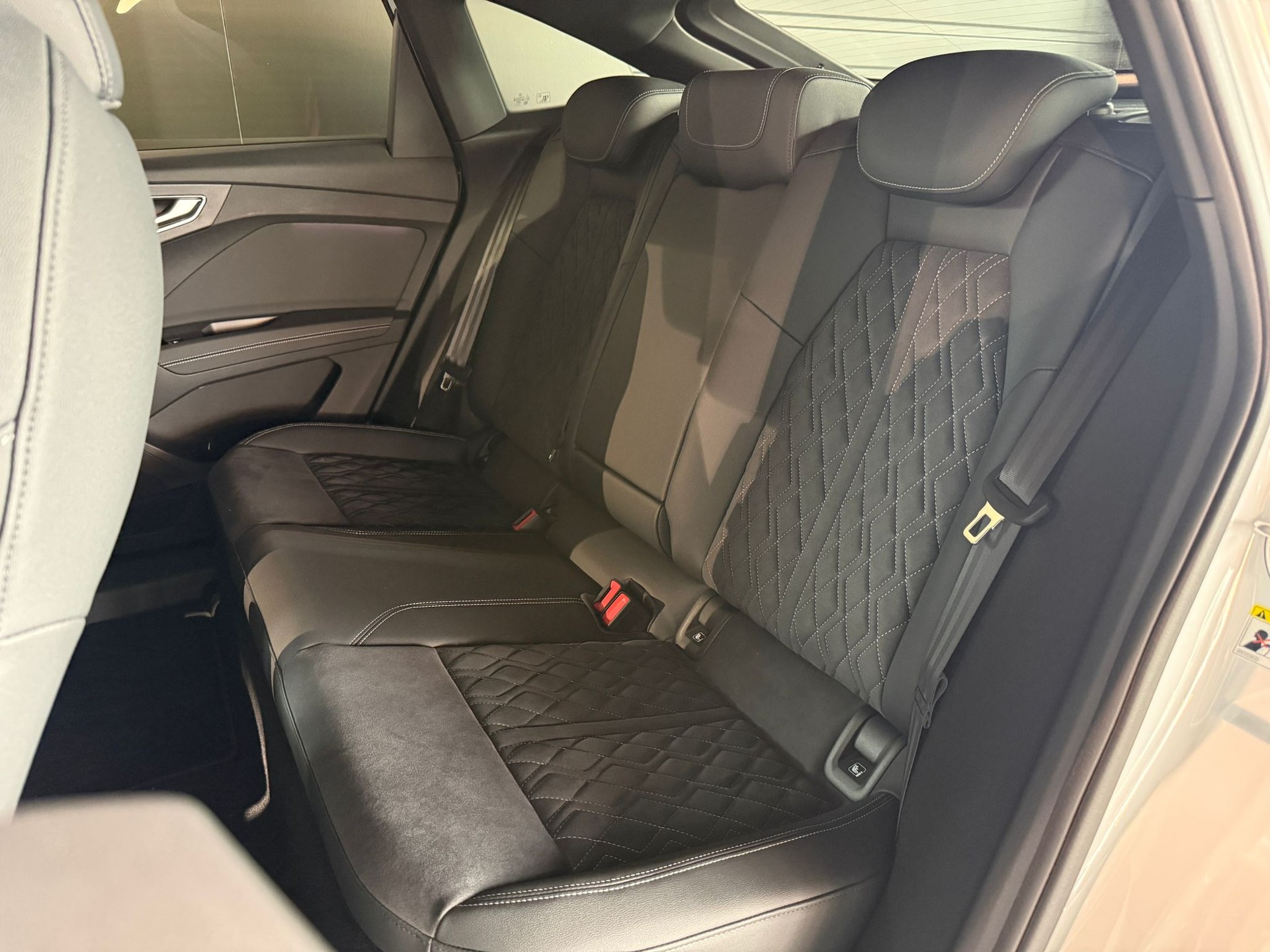 AUDI Q4 Sportback e-tron 50 quattro-image-5