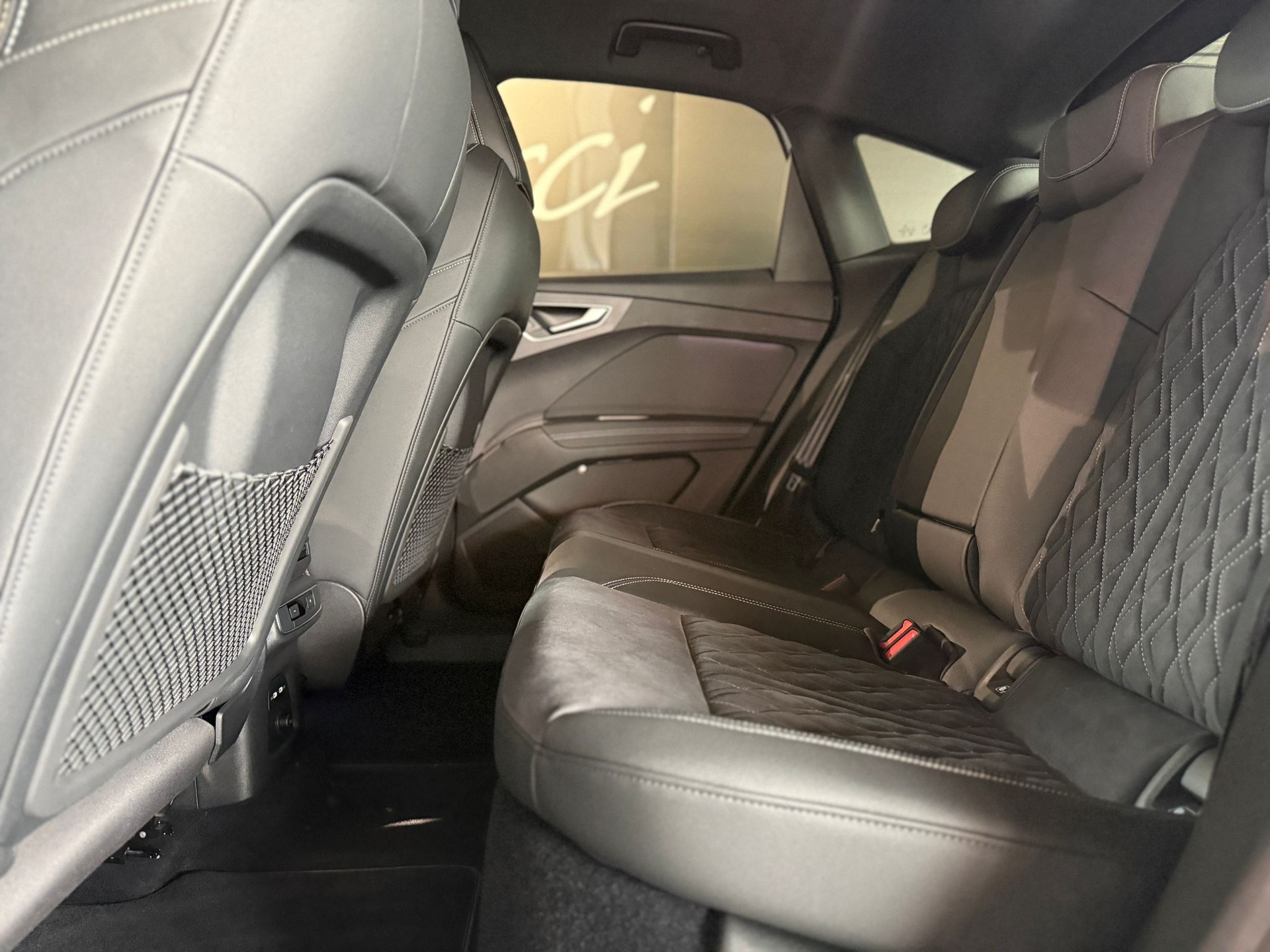 AUDI Q4 Sportback e-tron 50 quattro-image-6