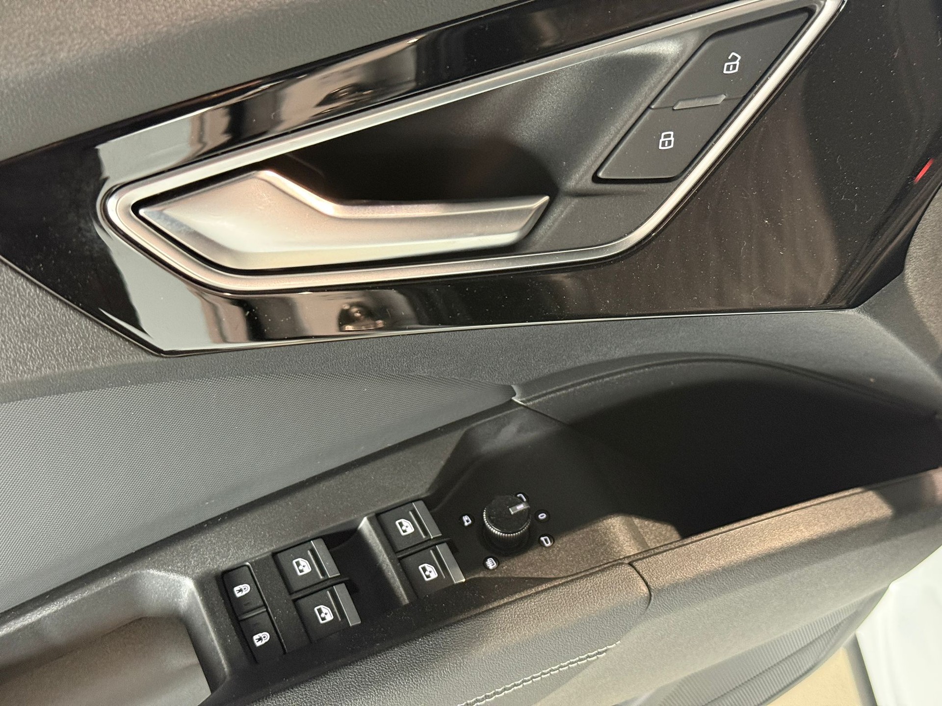 AUDI Q4 Sportback e-tron 50 quattro-image-19