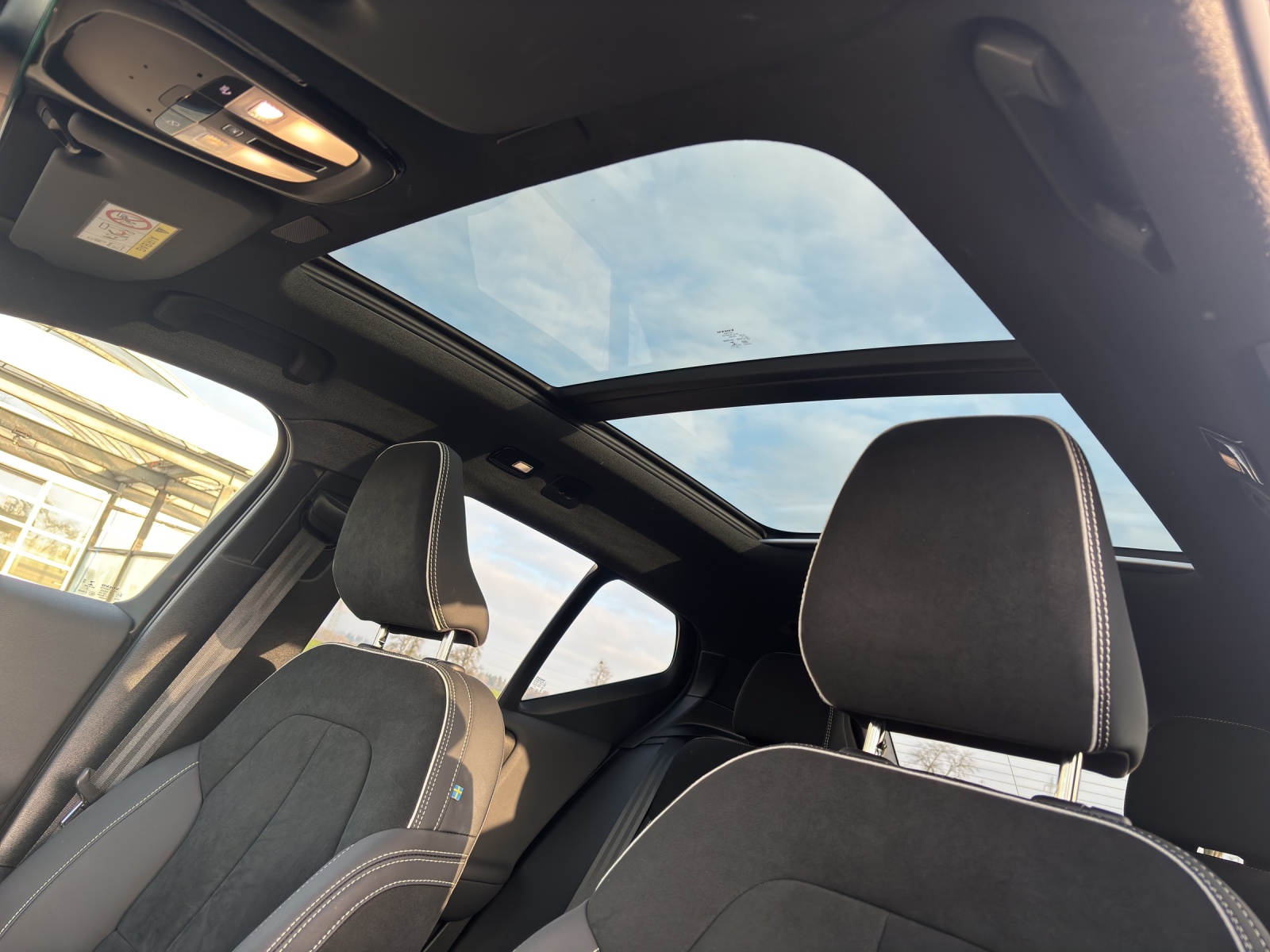 VOLVO XC40 2.0 B4 MH Plus Dark AWD-image-13