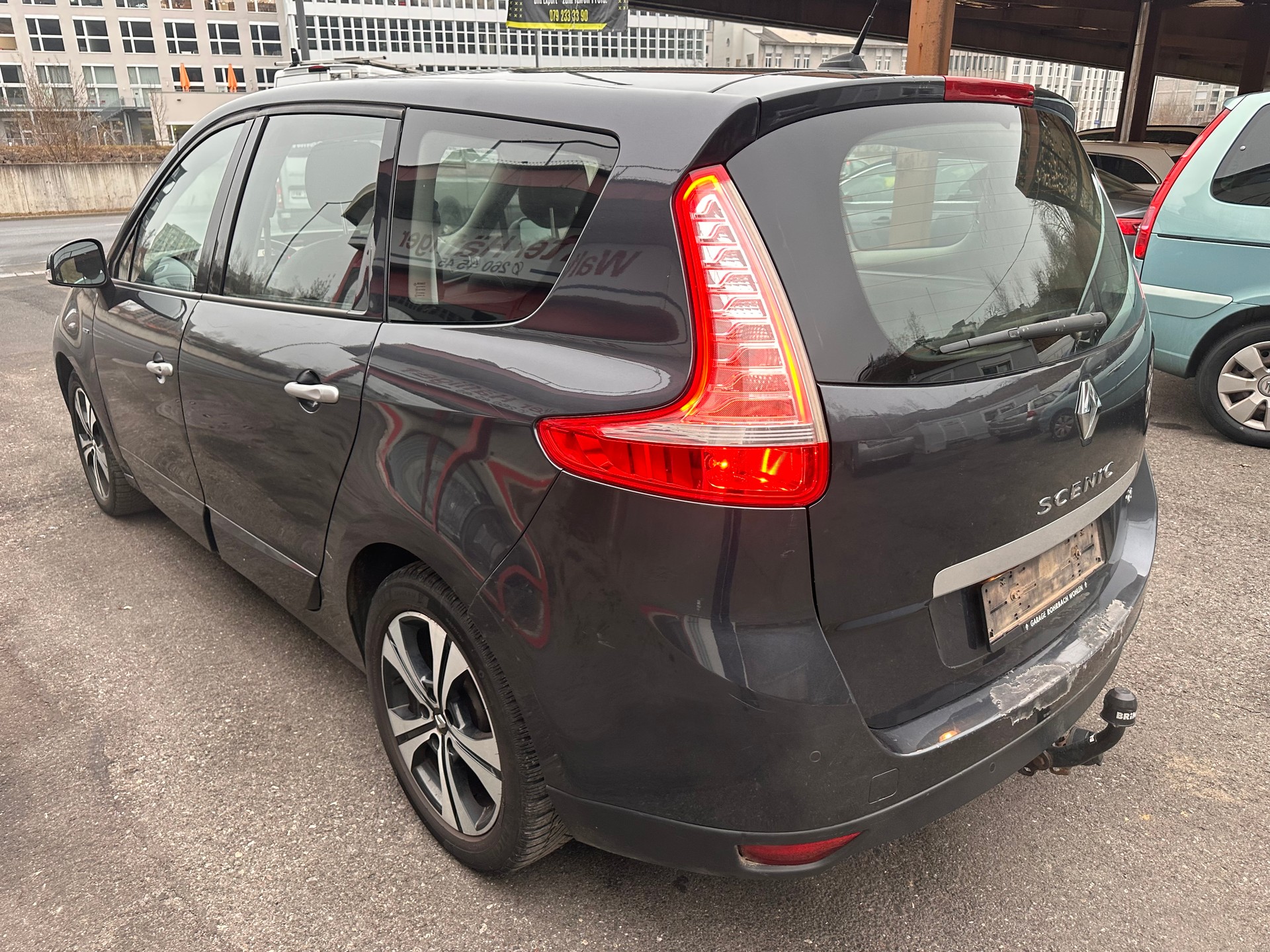 RENAULT Grand Scénic 2.0 dCi Bose Automatic-image-5