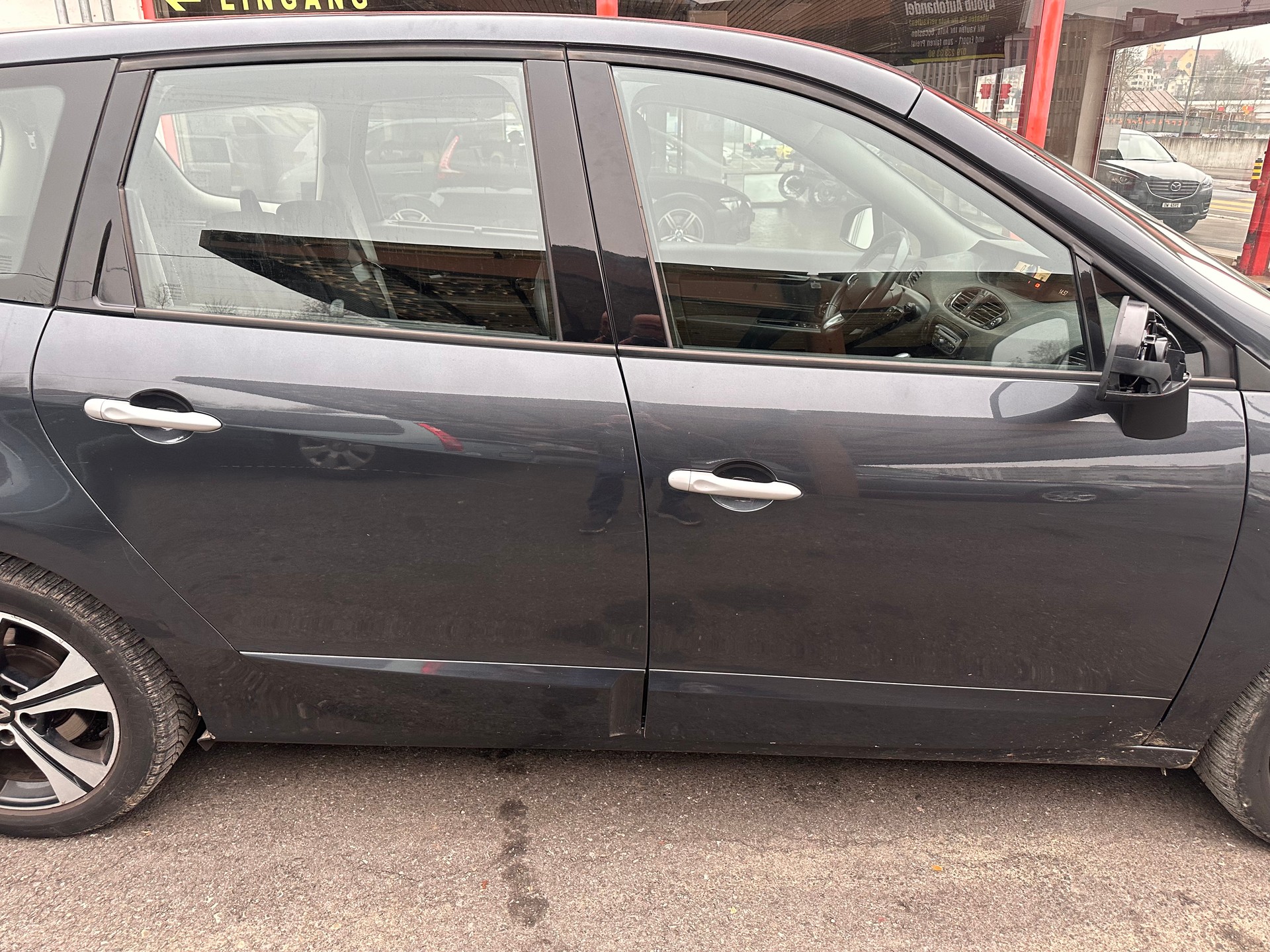 RENAULT Grand Scénic 2.0 dCi Bose Automatic-image-3