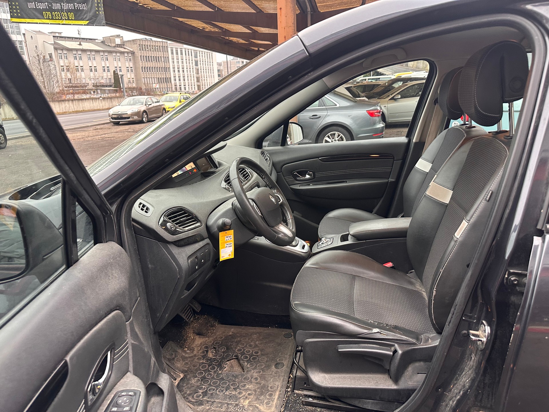 RENAULT Grand Scénic 2.0 dCi Bose Automatic-image-8