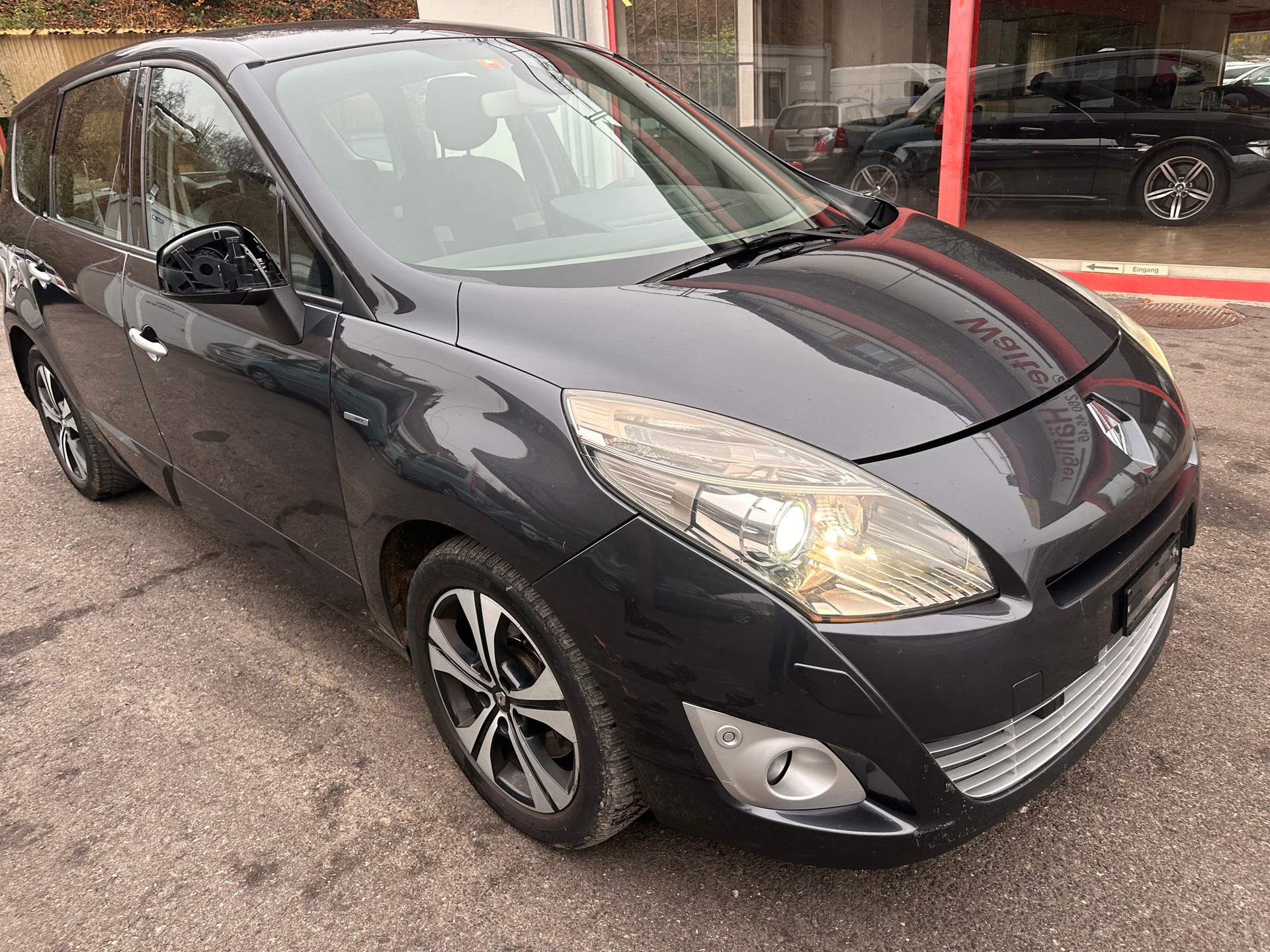 RENAULT Grand Scénic 2.0 dCi Bose Automatic-image-2