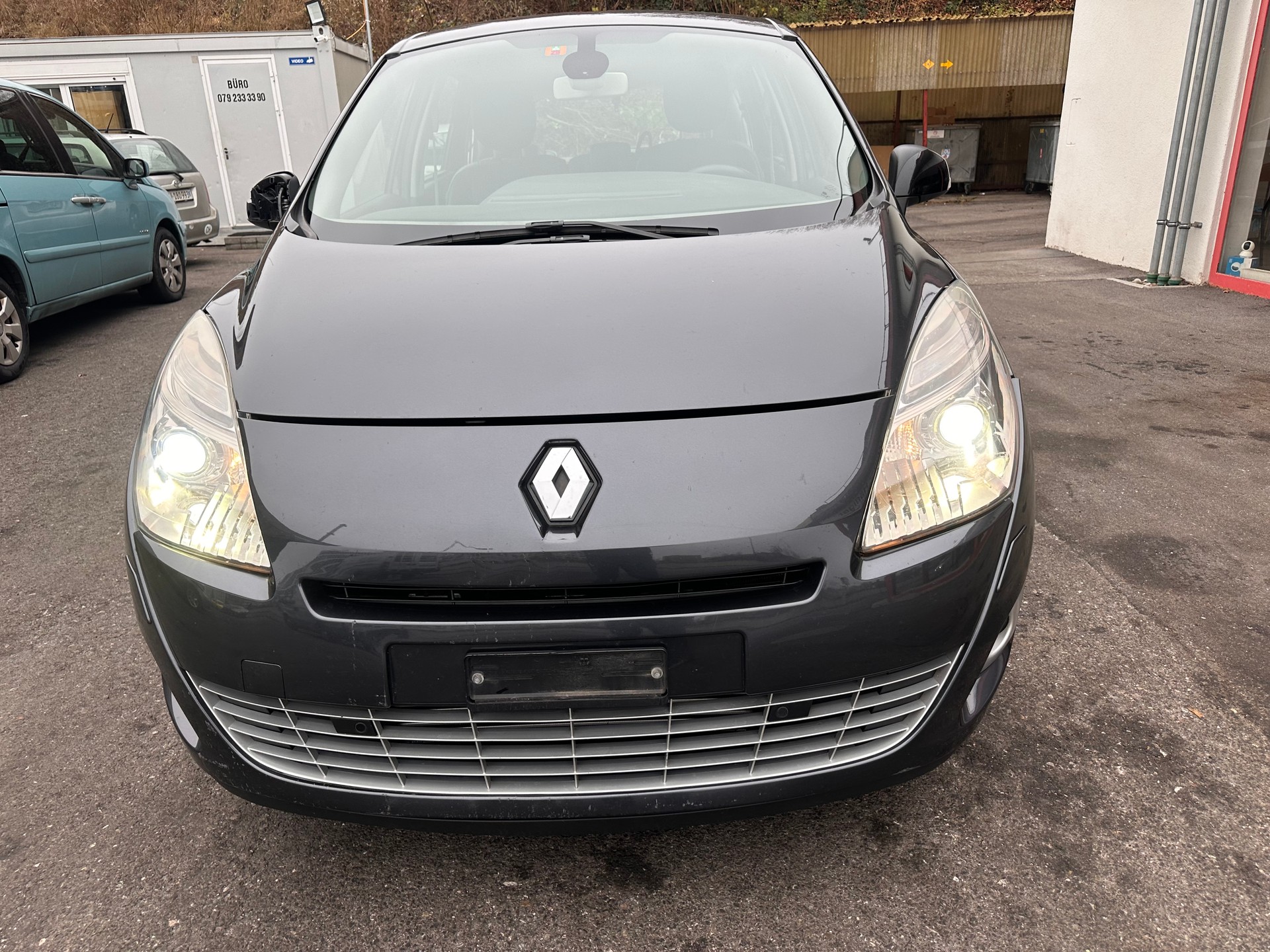 RENAULT Grand Scénic 2.0 dCi Bose Automatic-image-0