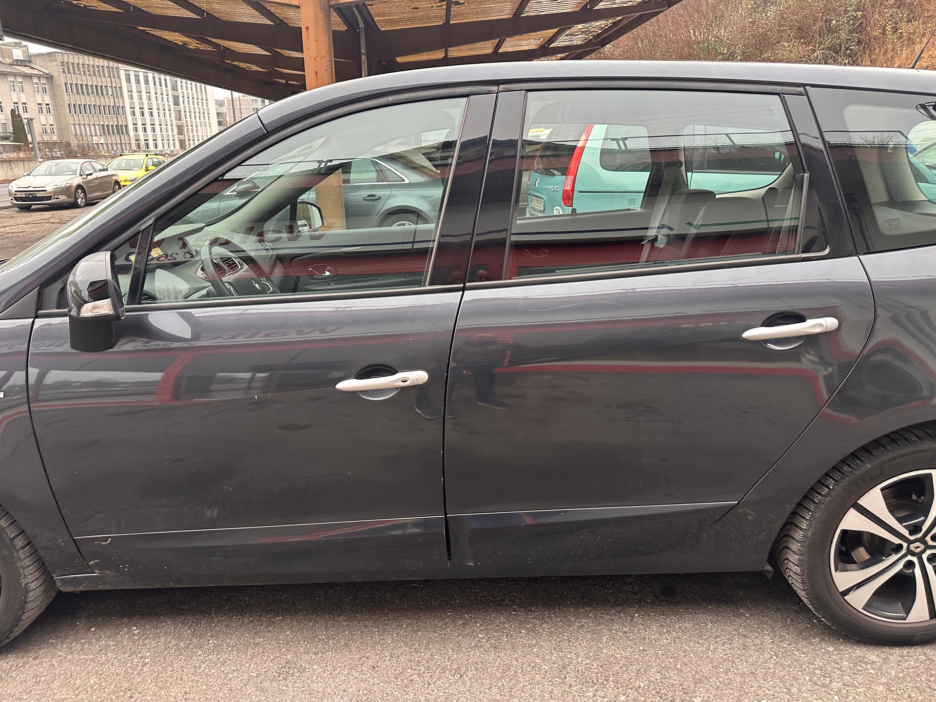 RENAULT Grand Scénic 2.0 dCi Bose Automatic-image-4