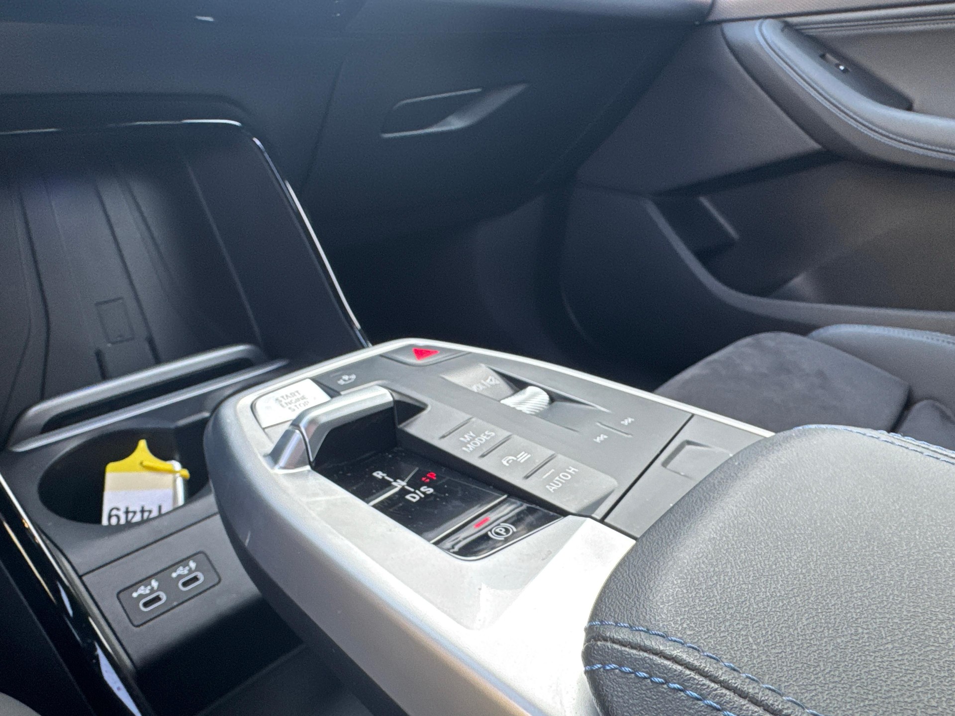 BMW 223i xDrive Active Tourer-image-16