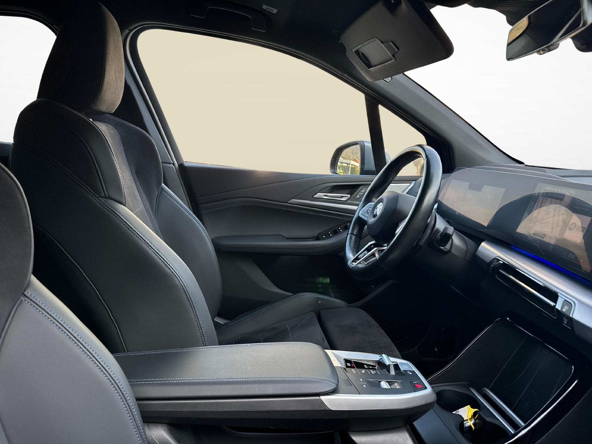 BMW 223i xDrive Active Tourer-image-17