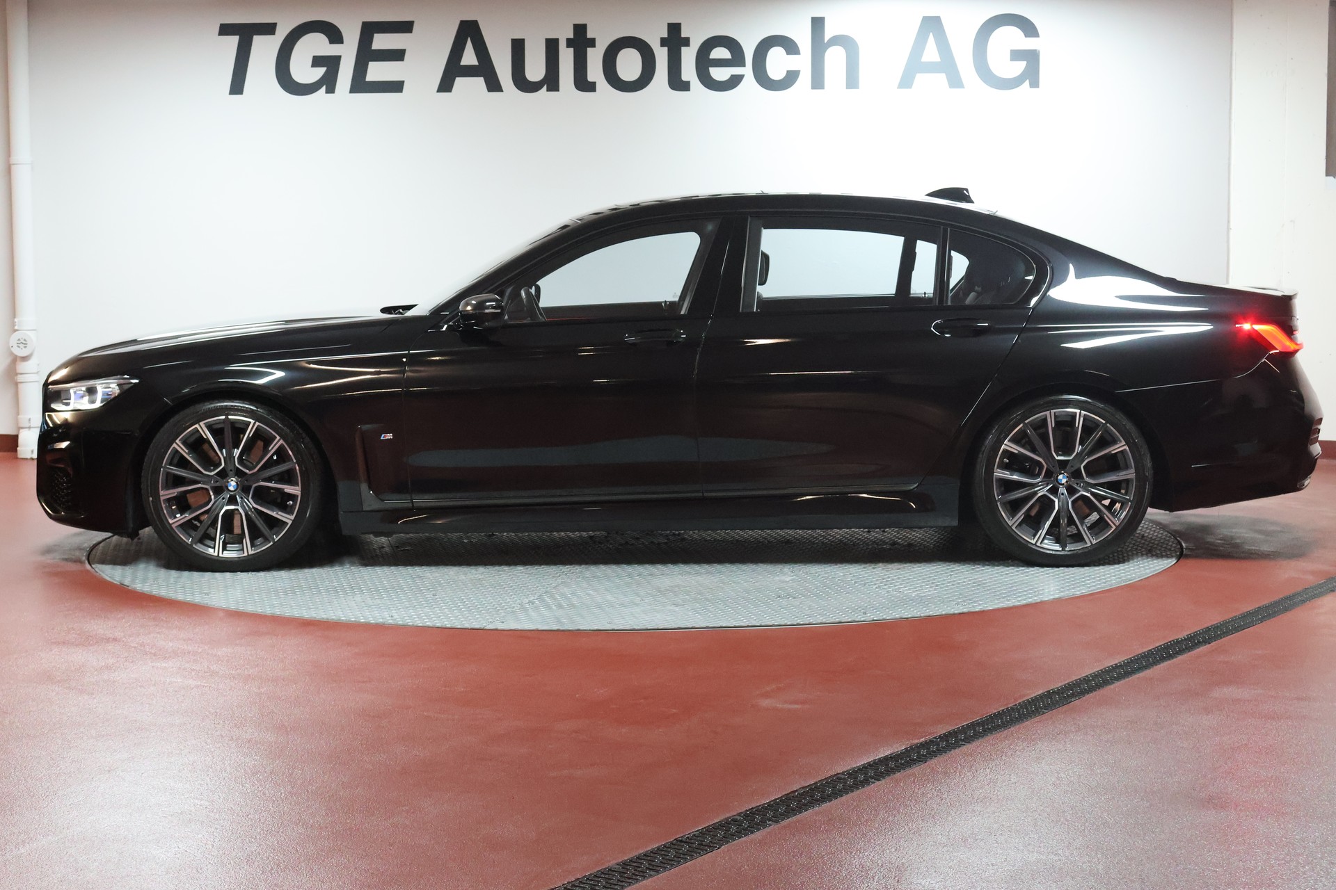 BMW 750Li xDrive M Sport Steptronic-image-3