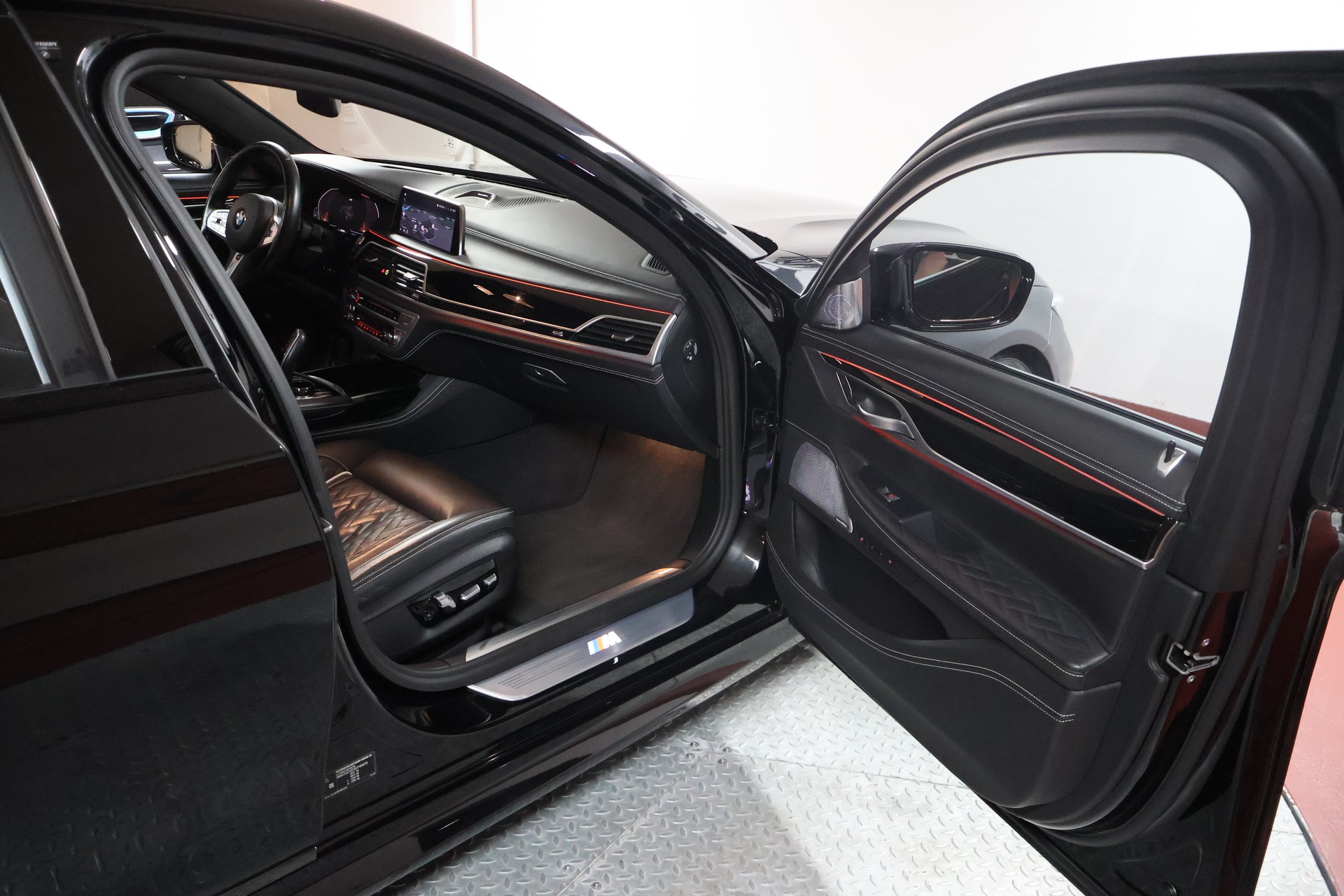 BMW 750Li xDrive M Sport Steptronic-image-15